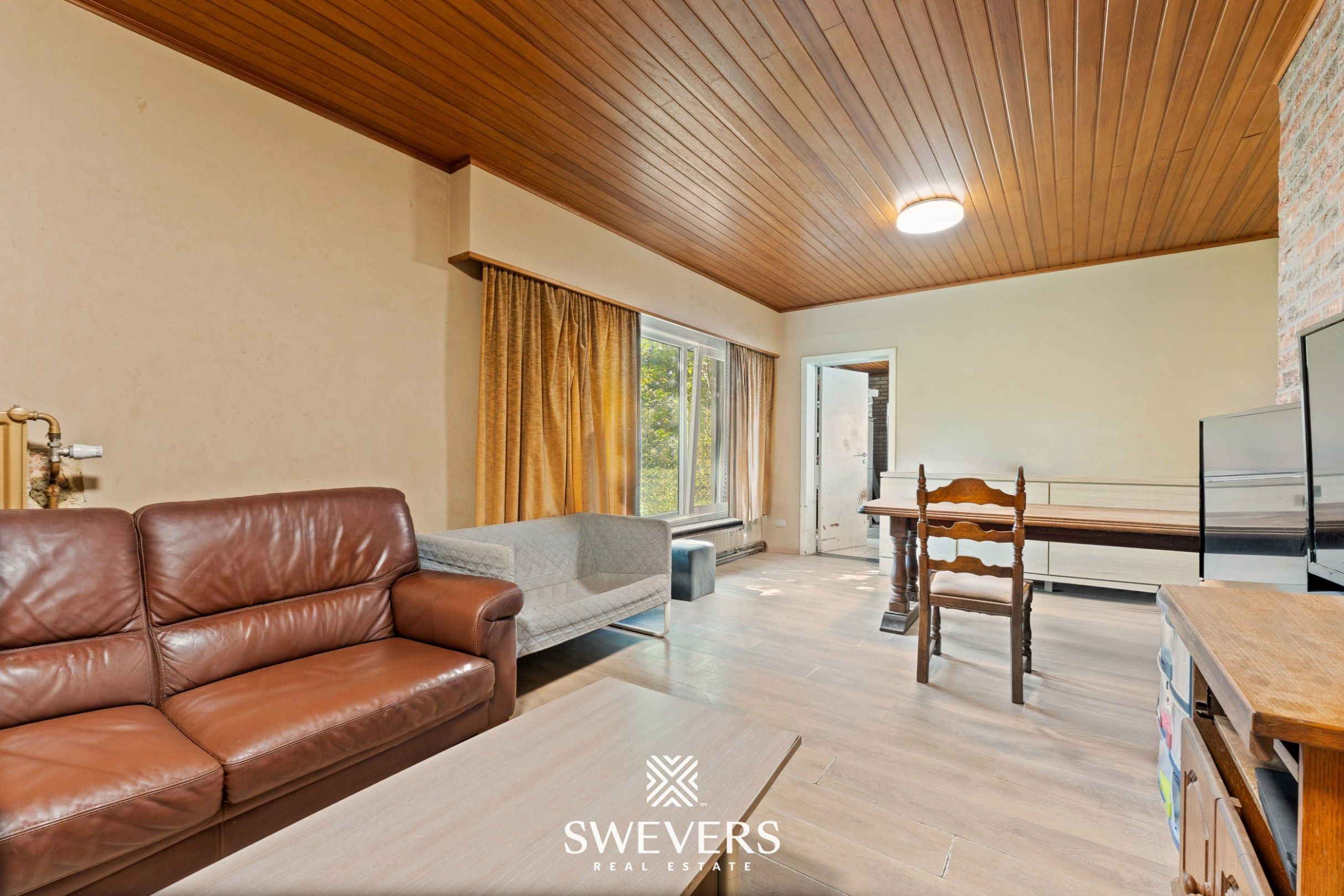 Te renoveren woning met 3 slaapkamers en hangar  foto 9