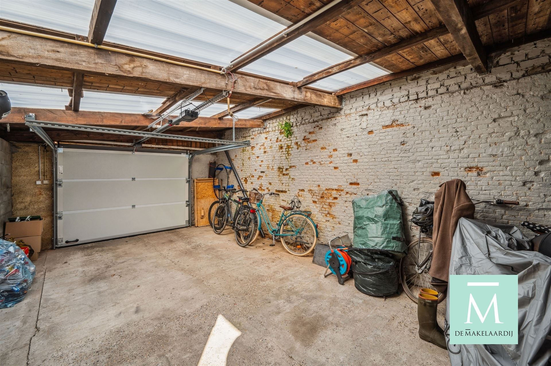 Zeer ruime en charmante woning met fijne tuin en ruime garage foto 30