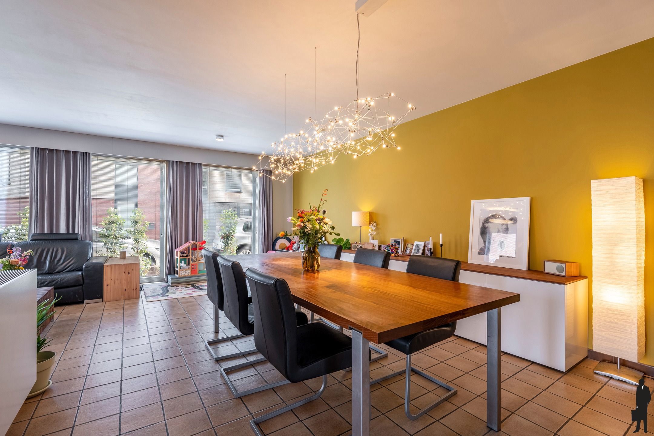 Stijlvolle woning met 3 slpk., 2 gar. en ruime tuin op 410m² foto 4