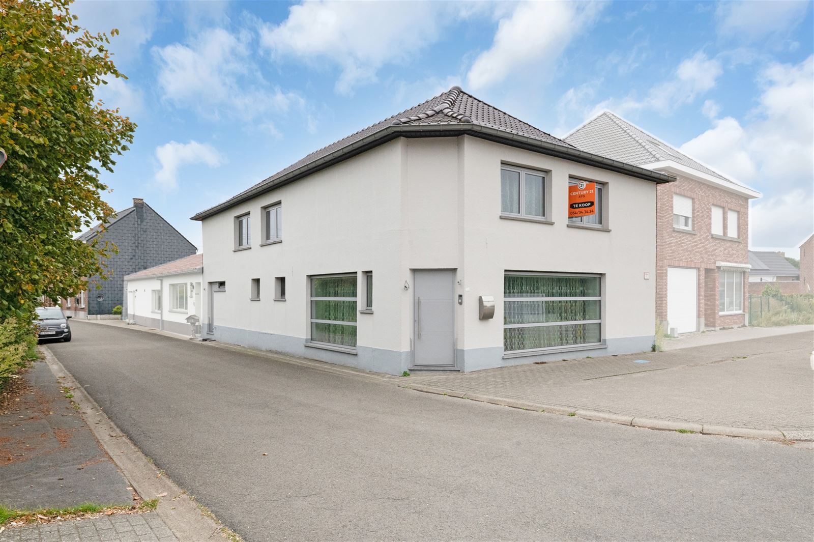 Ruime gerenoveerde gezinswoning zonder tuin foto {{pictureIndex}}