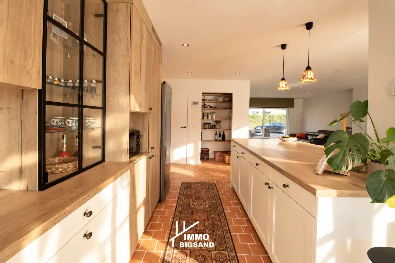 Gerenoveerde halfopen woning met authentieke elementen met 3 slaapkamers en garage foto 3