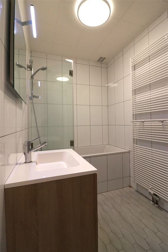 Uniek gelegen woning met 1 grote en 2 kleine slpk., rustige tuin foto 16