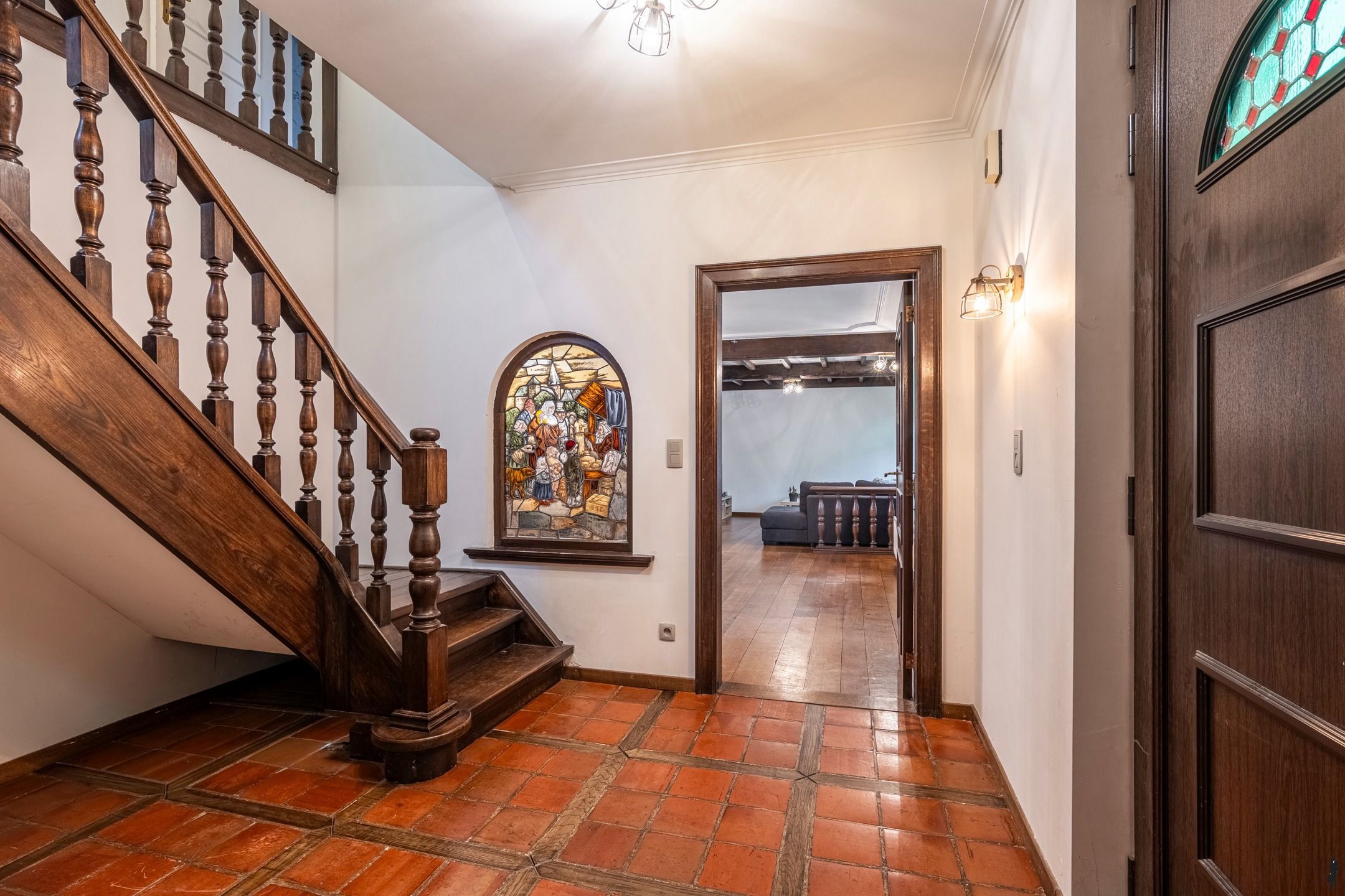 Grotendeels gerenoveerde villa met 4-5 slpk. in centrum Ravels foto 3