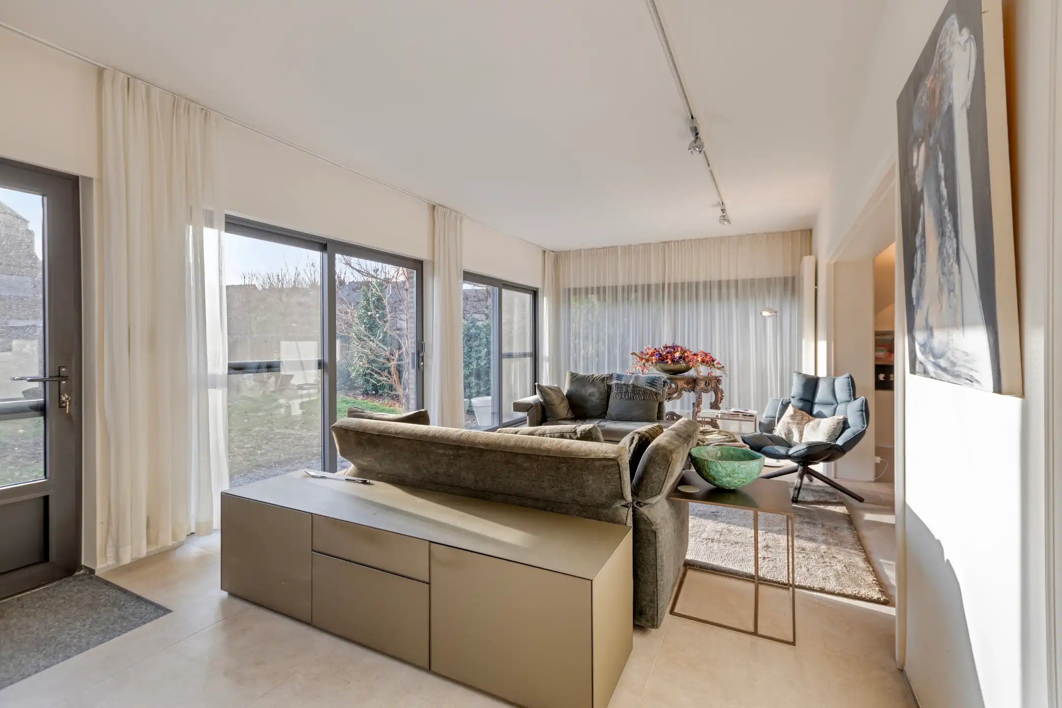 Hoogwaardig afgewerkte woning in hartje Wezemaal foto 9