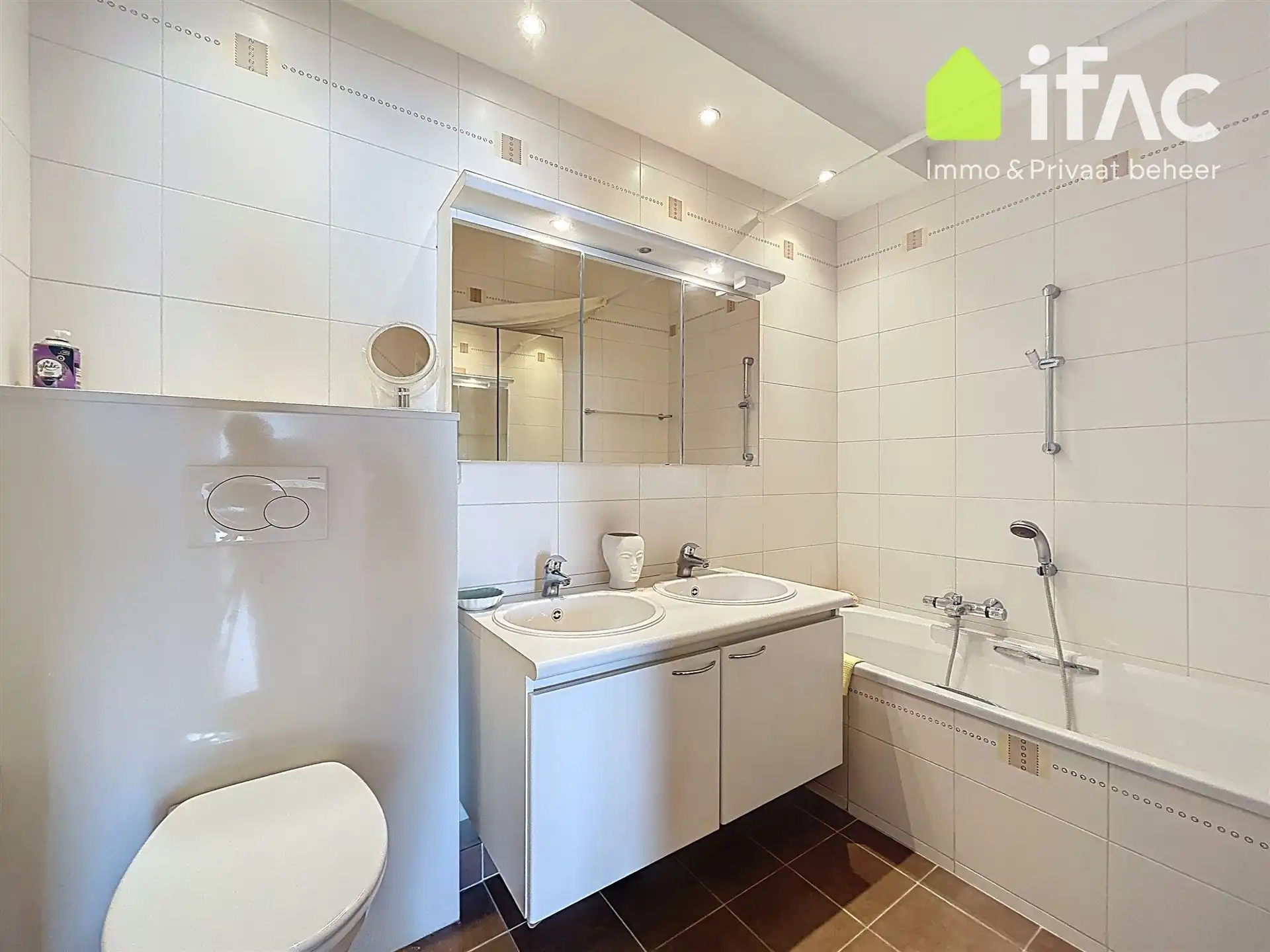 Ruim appartement met 3 slaap-, 2 badkamers en garagebox  foto 16