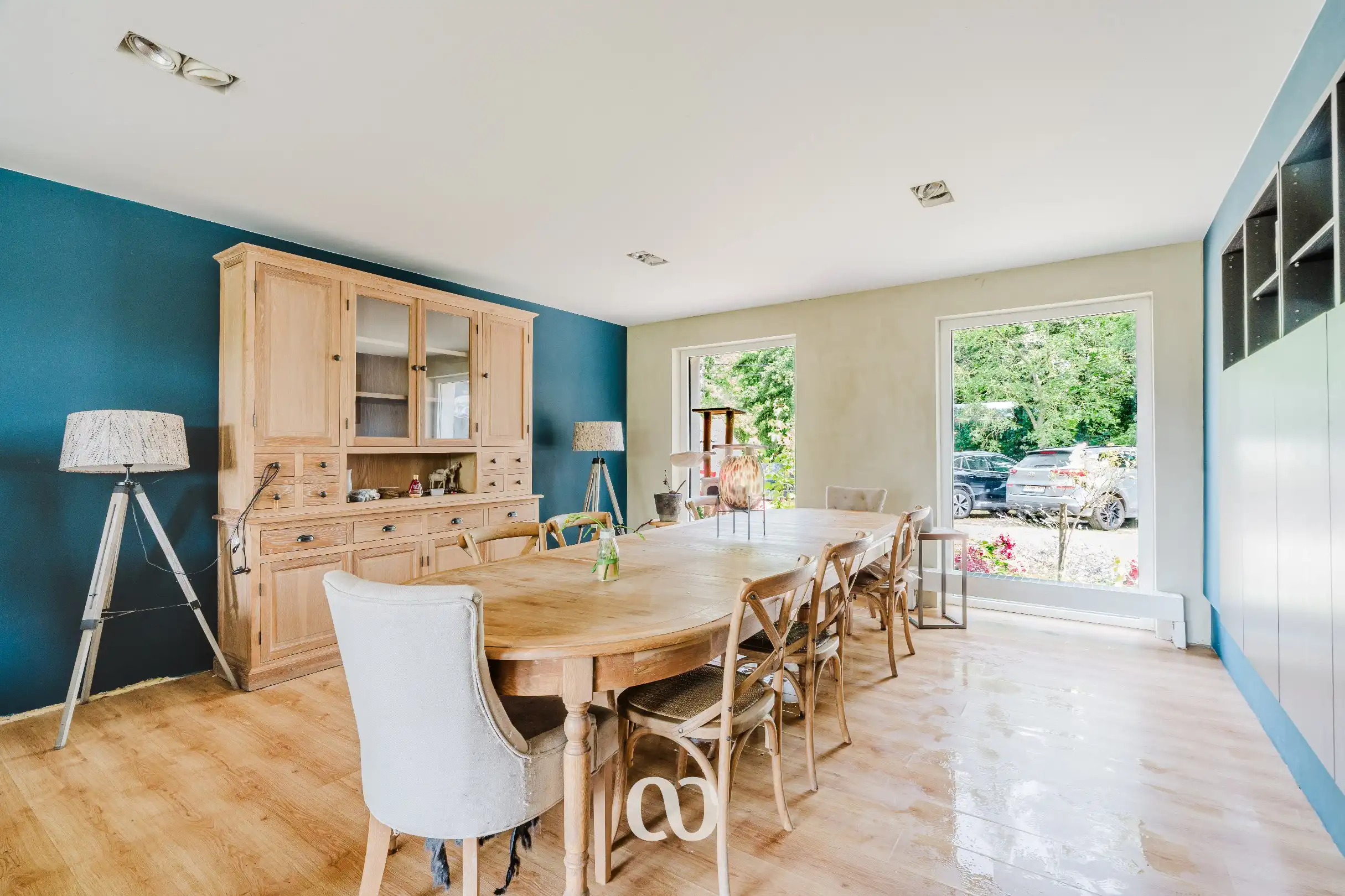Ruime woning op 6.095 m² met uitstekende bereikbaarheid in Kruishoutem foto 6