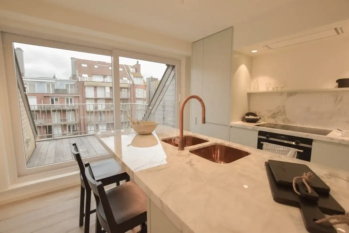 Prachtig gerenoveerd duplex appartement met 3 slaapkamers gelegen vlakbij het strand en het bruisende centrum foto 7