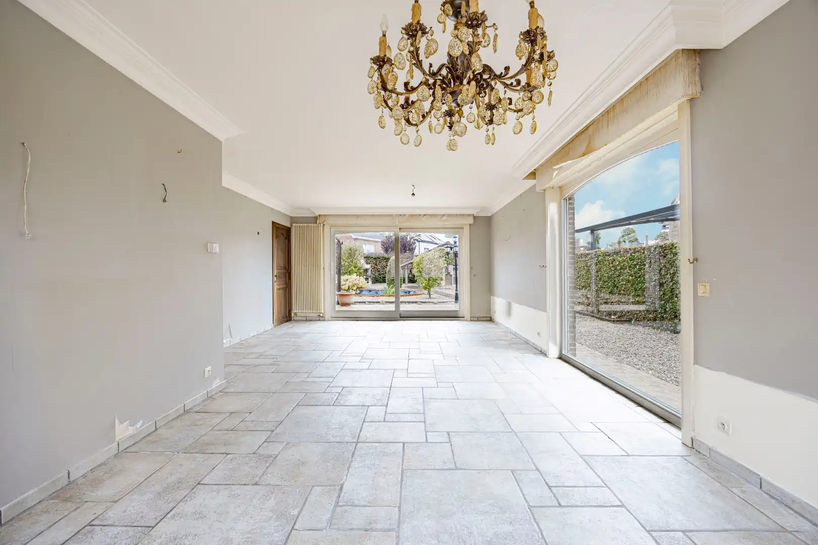 Mooie eigendom op 446 m² met goede locatie - 3 slaapkamers, garage, tuin foto 3