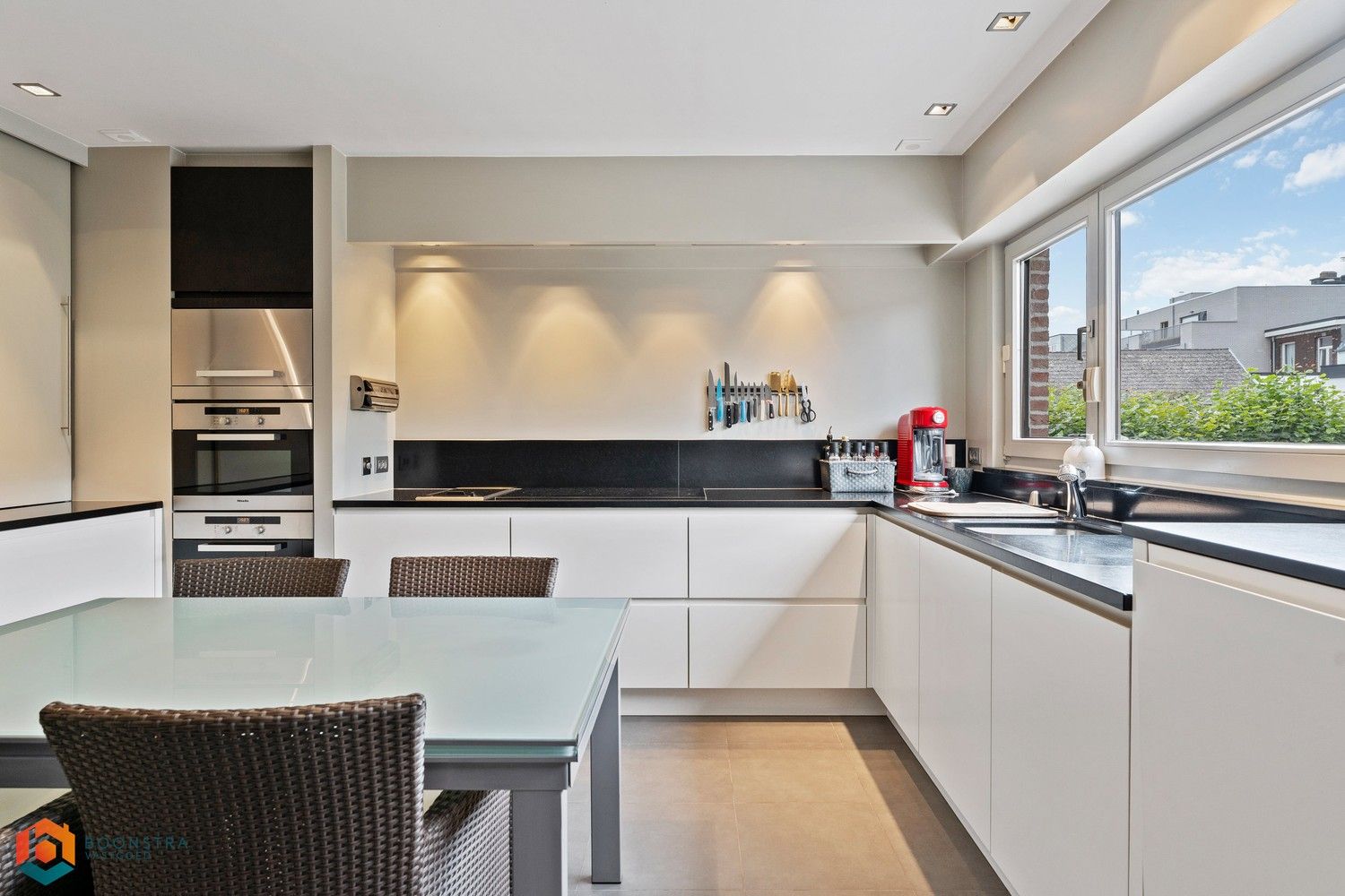 Ruime woning met dubbele praktijkruimte te Boom foto 6