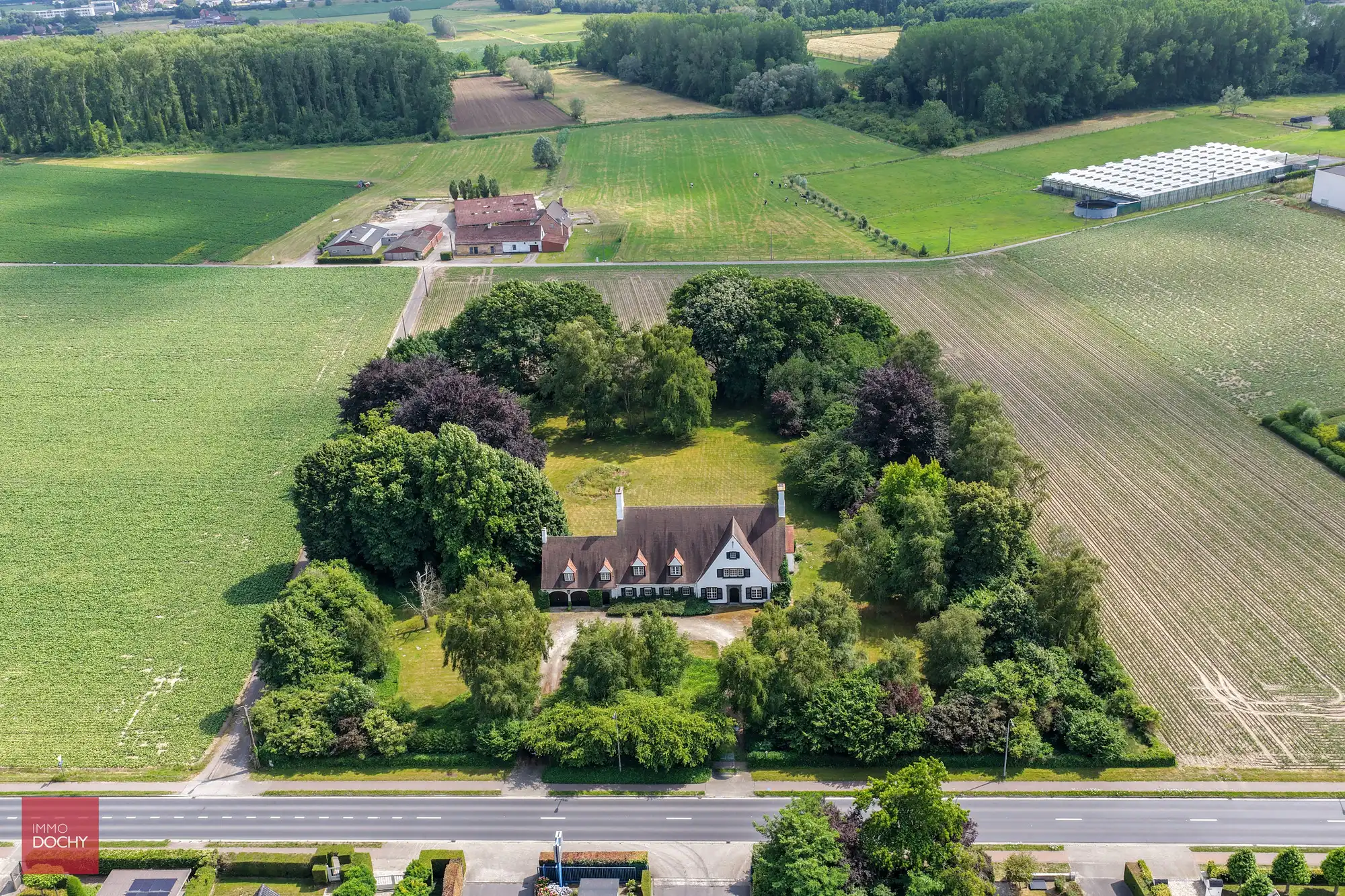 Zeer ruime villa in prachtige parktuin foto 2