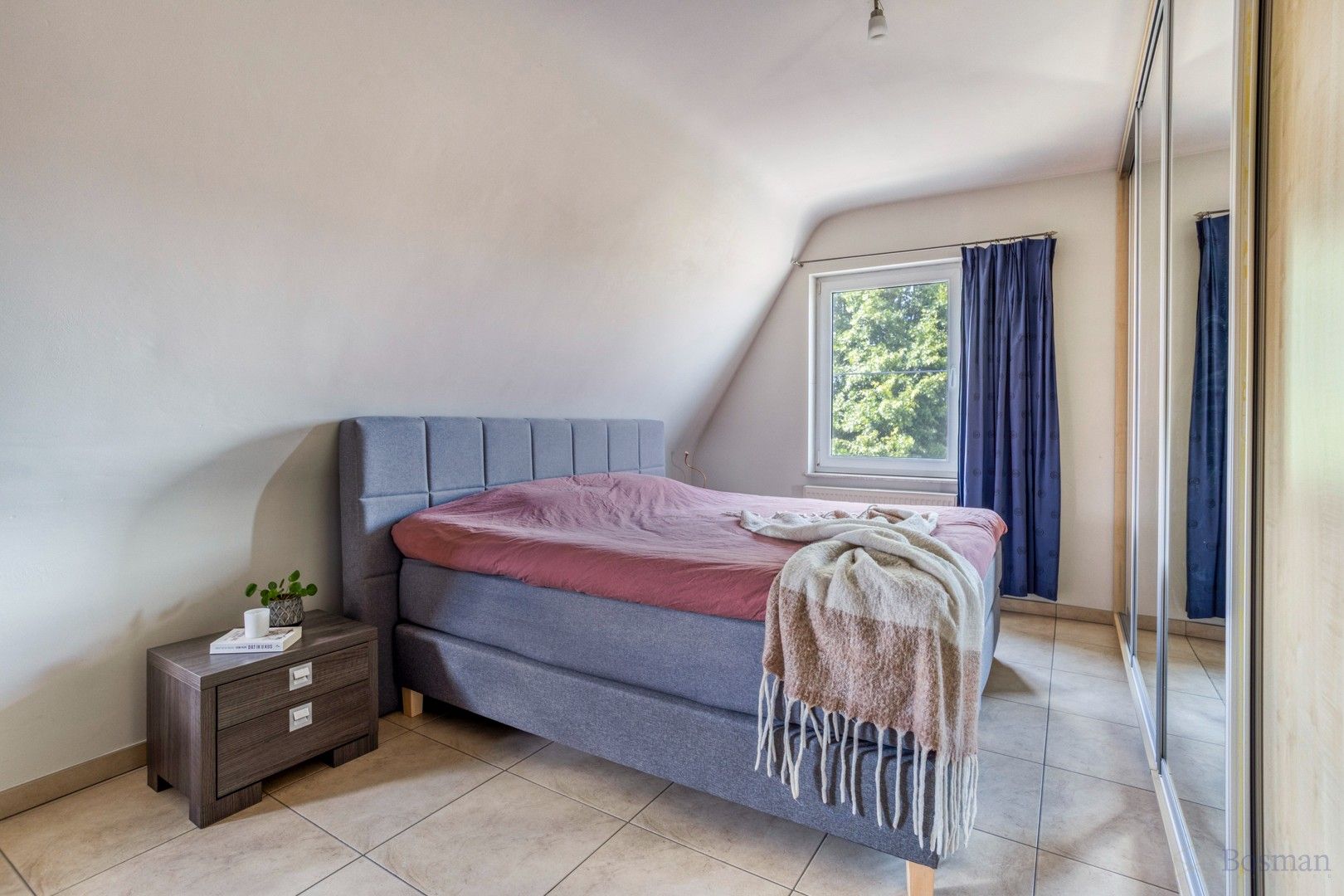Zeer ruim appartement te koop in Geel foto 16