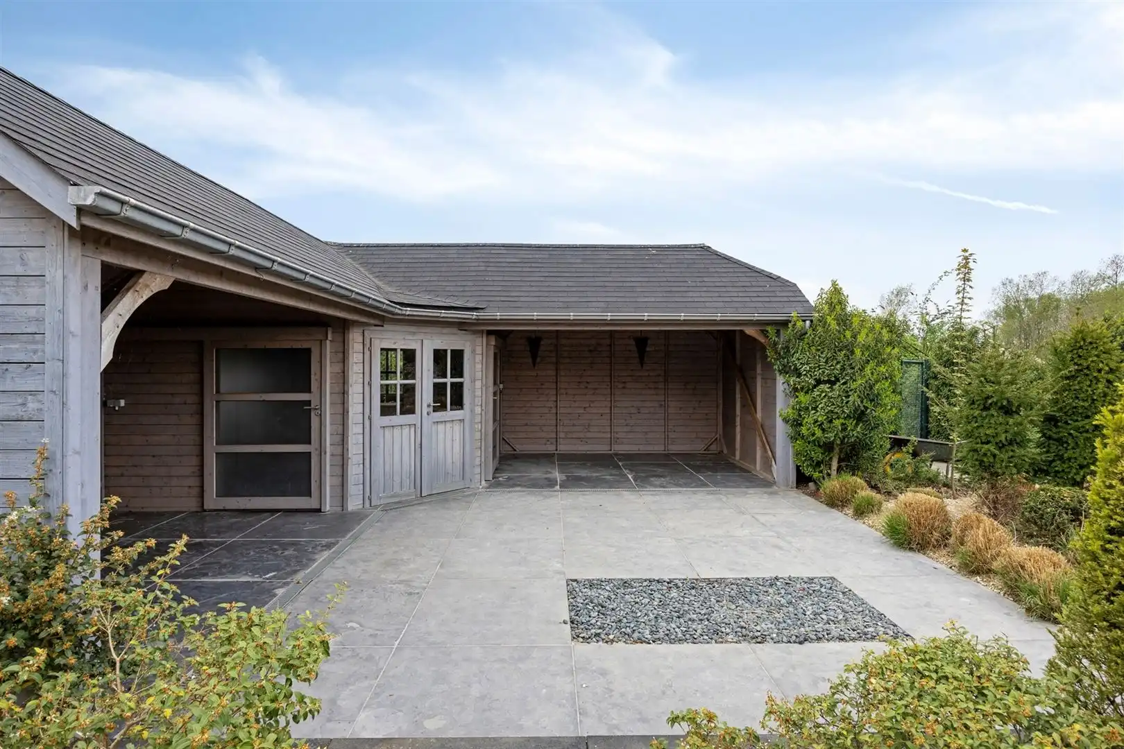 Exclusieve Villa met Luxe afwerking en idyllische tuin. foto 44