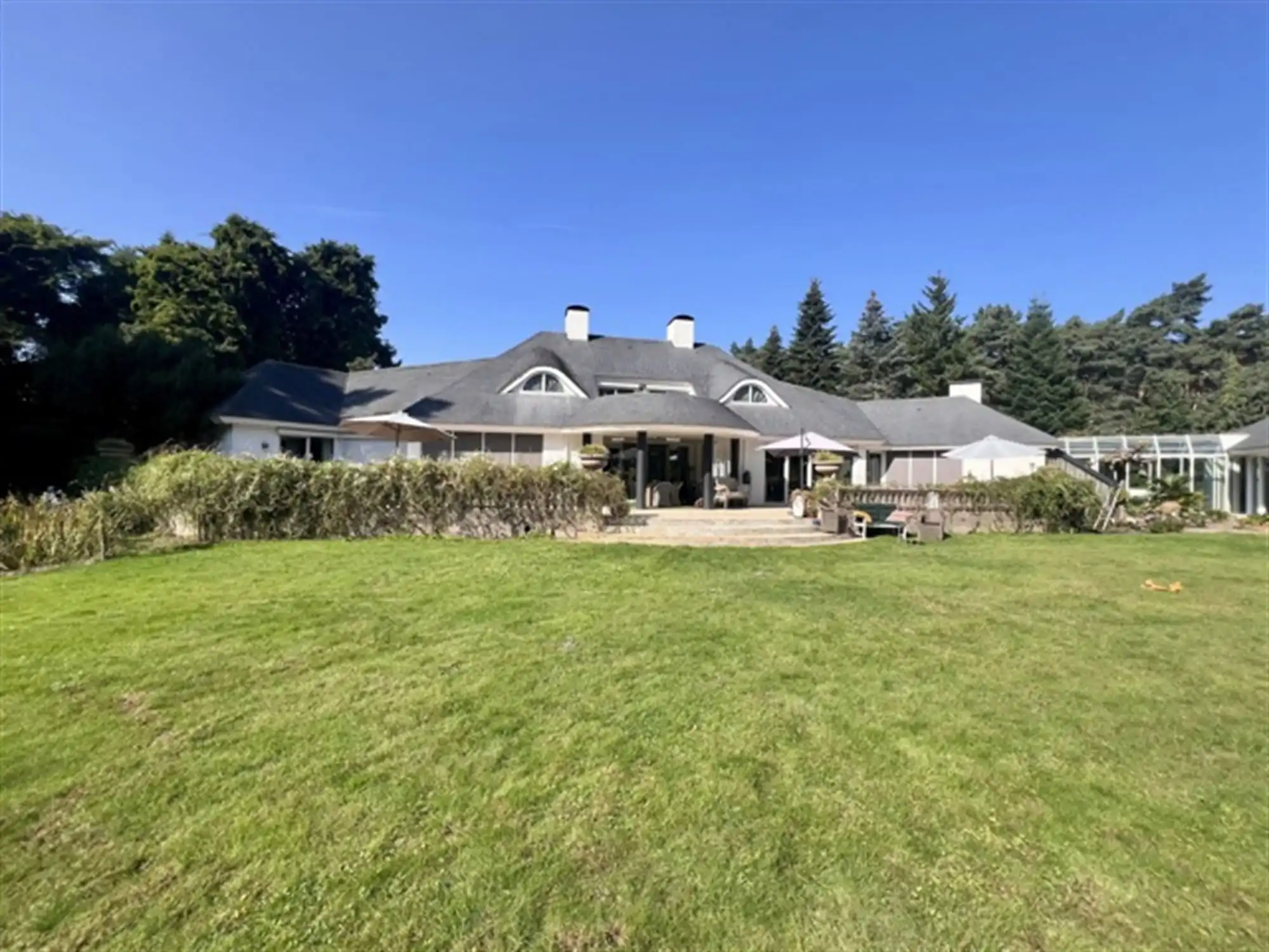 Statig landgoed met binnenzwembad op toplocatie foto 17