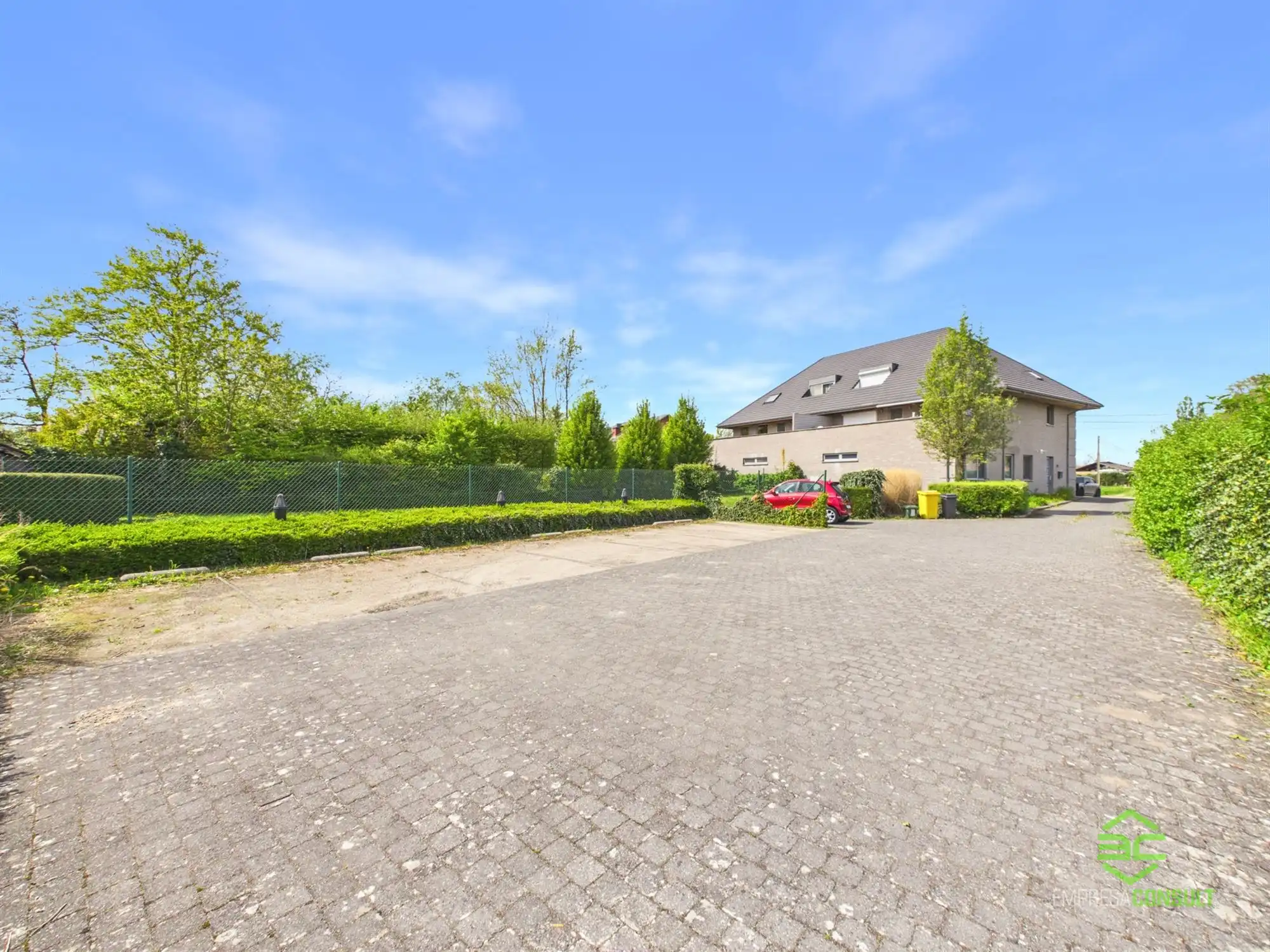 Handelsruimte van 125m² aan doorgaande weg in Budingen! foto 4