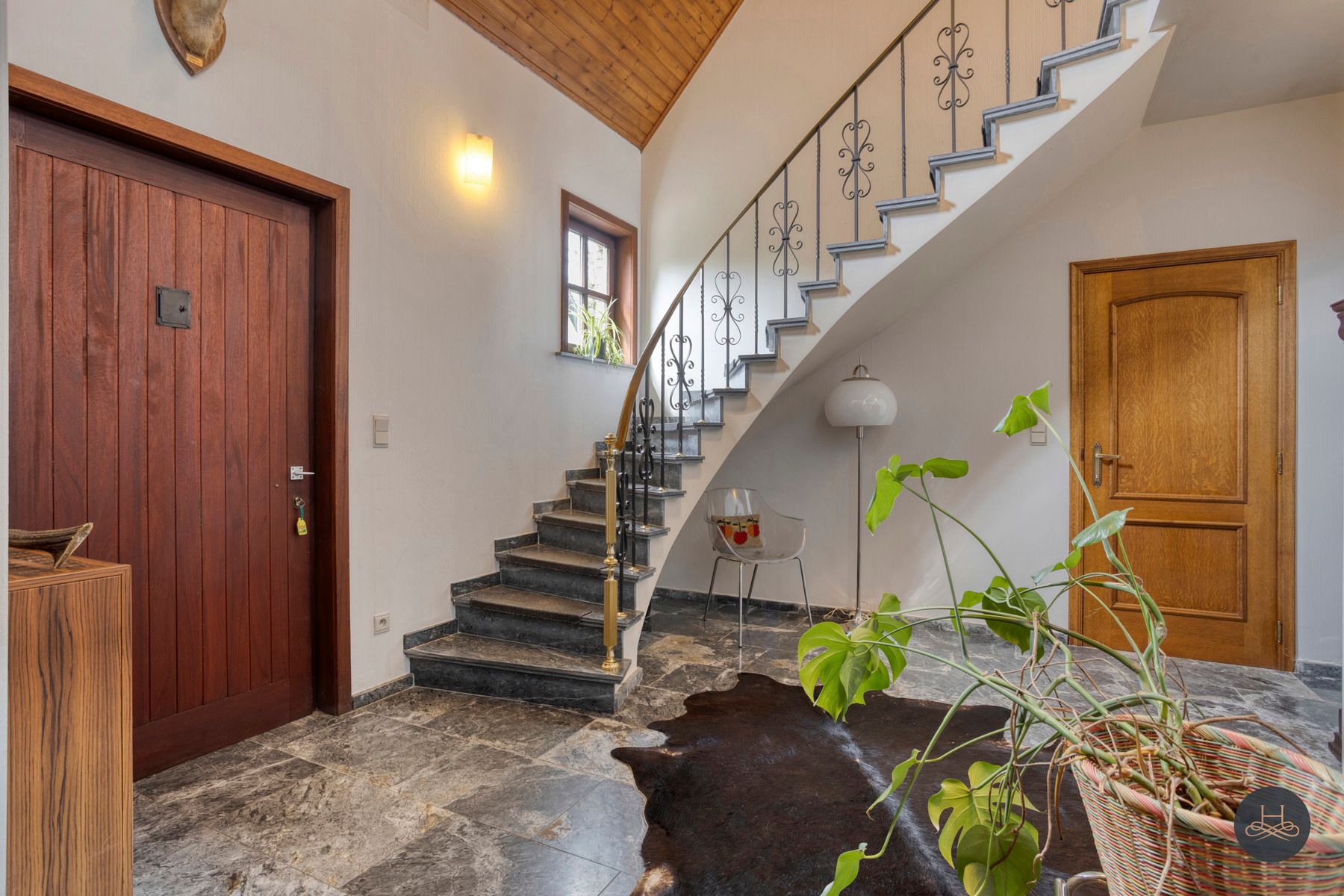 Karaktervolle, goed onderhouden woning nabij het centrum foto 5