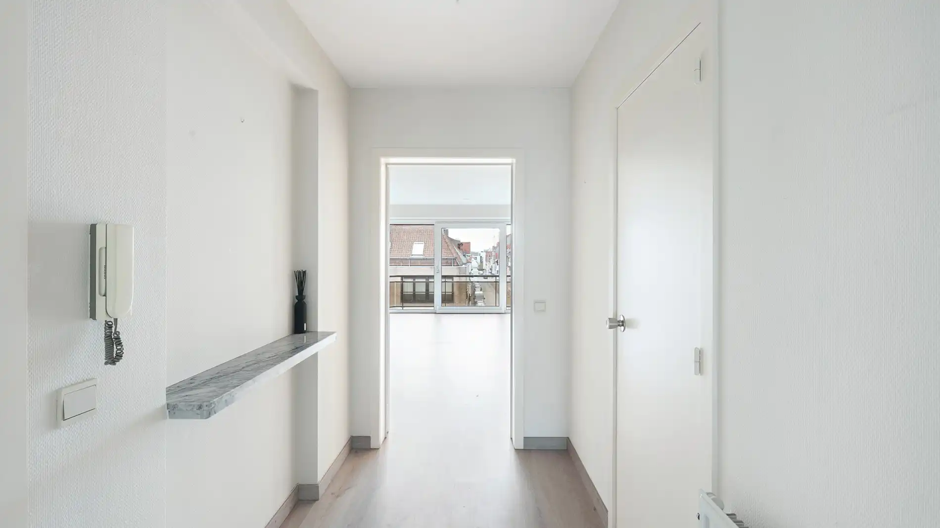 Appartement met 2 slaapkamers in de Lippenslaan te koop foto 12