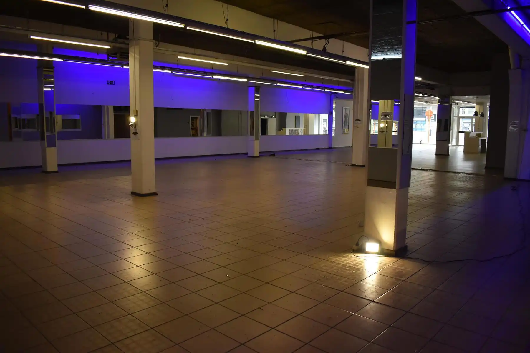 Top gelegen handelsruimte (650 m²) in het centrum van Genk foto 7