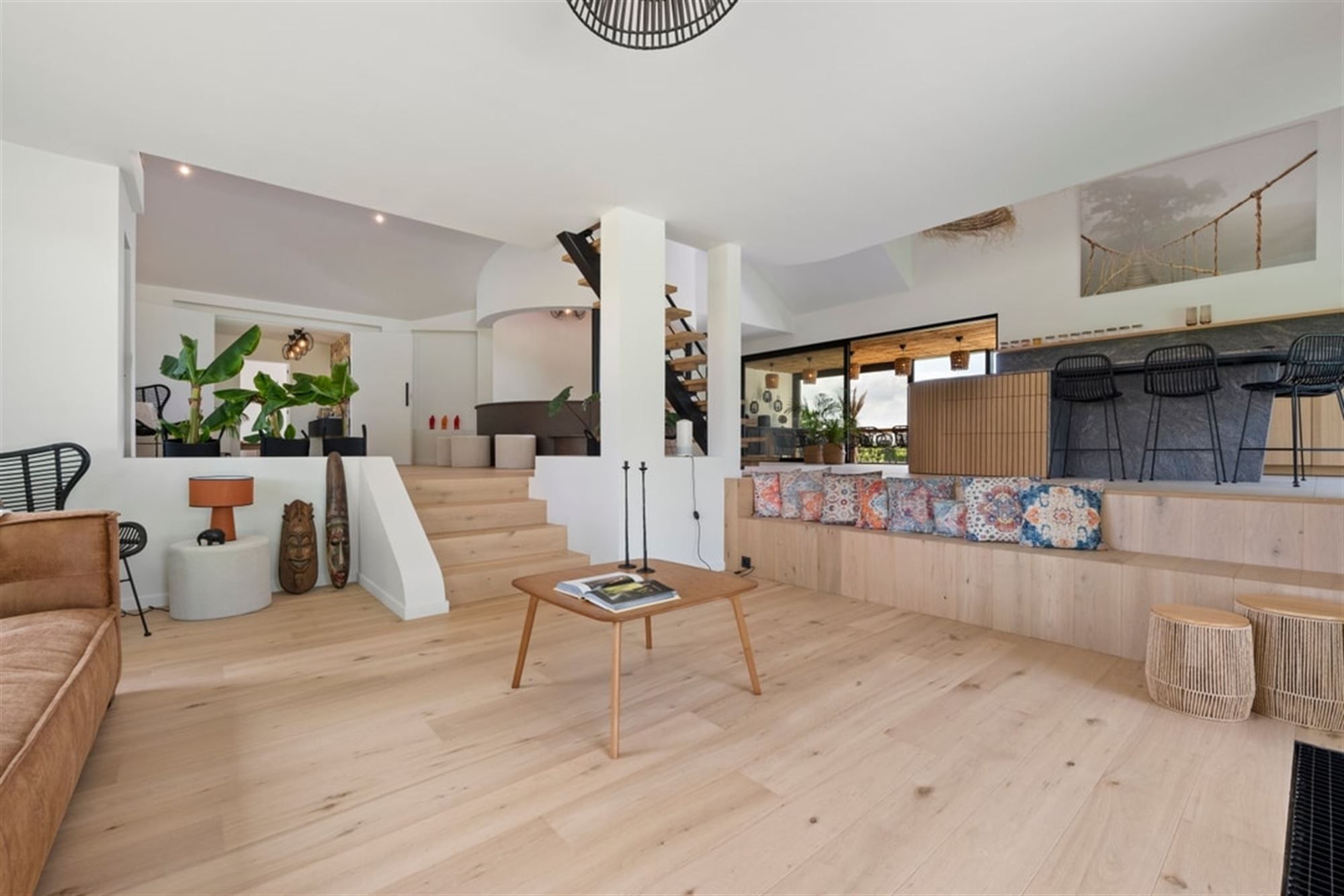 UNIEKE DESIGNWONING MET MODERNE AFWERKING EN STIJVOLLE ARCHITECTUUR foto 19