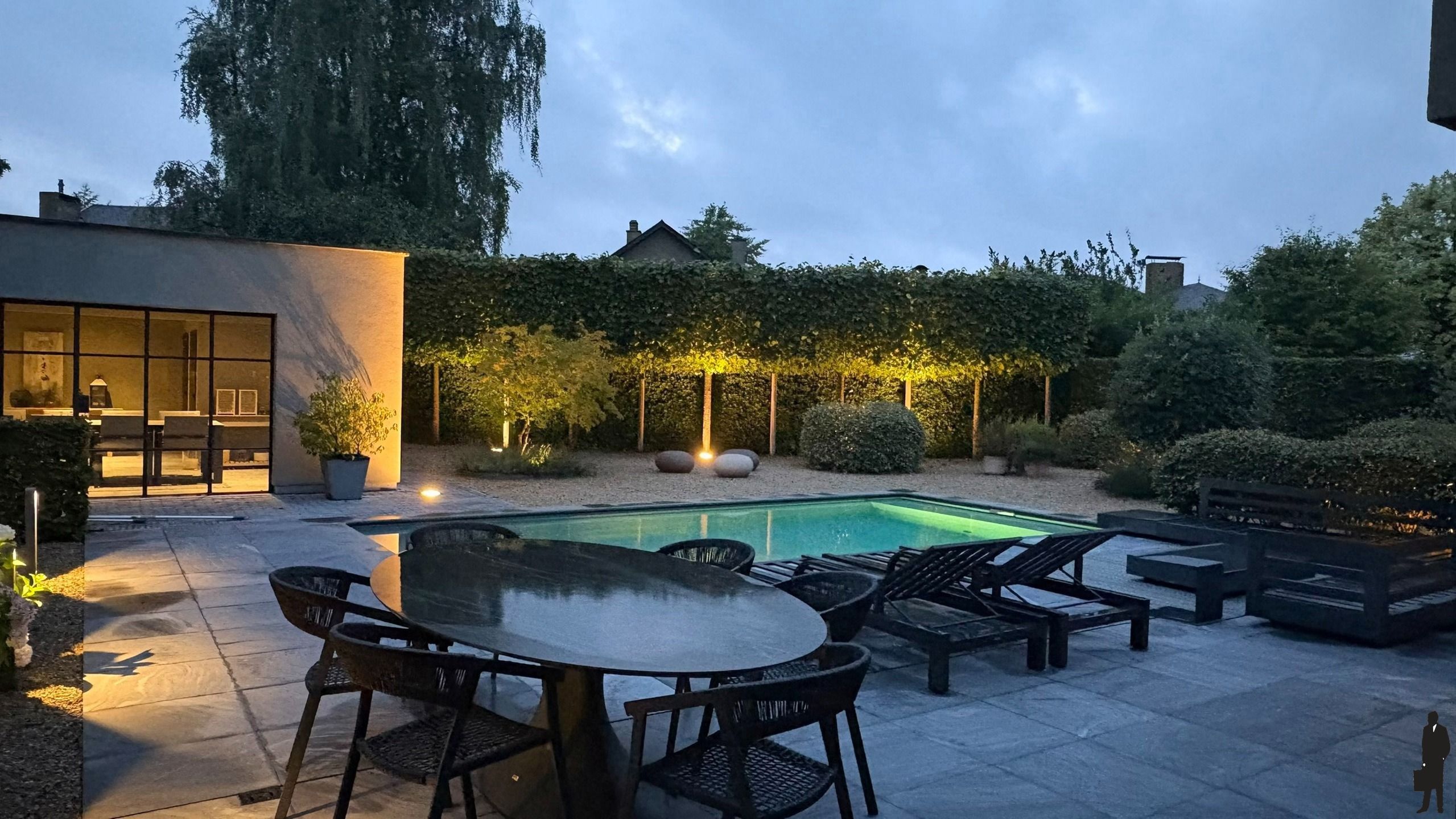 Prachtige familie villa op toplocatie met zwembad en ZW tuin foto 17