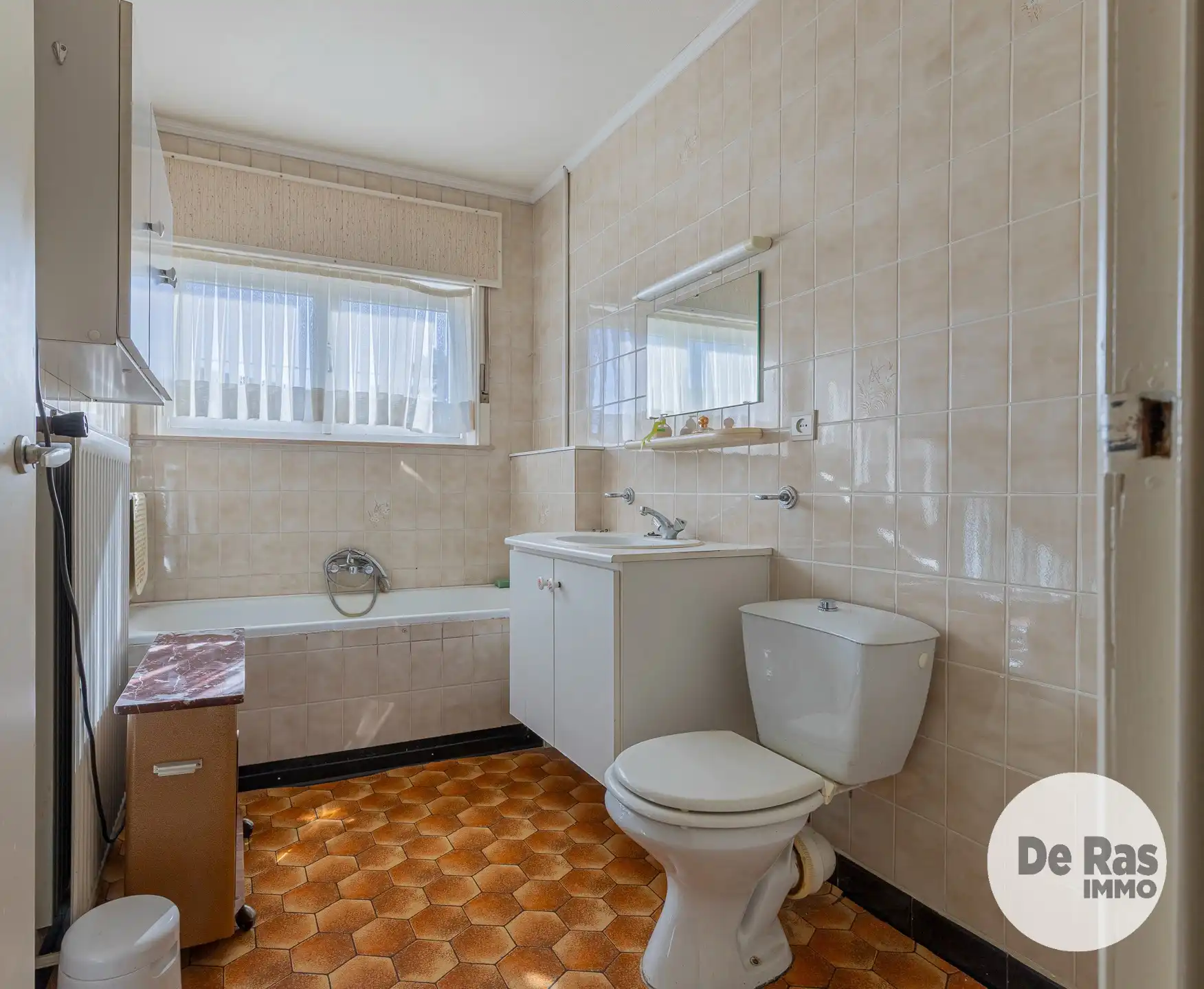 OORDEGEM-  Halfopen bebouwing met centrale ligging foto 17