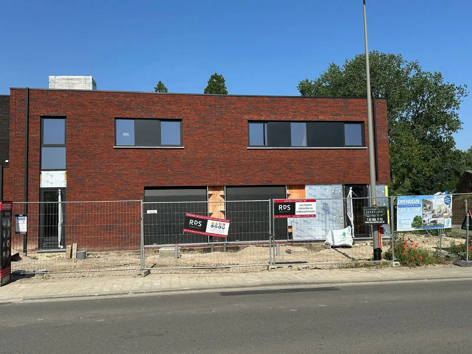 Energiezuinige woning 190m² met achteringang en vergzicht- 6% BTW foto {{pictureIndex}}