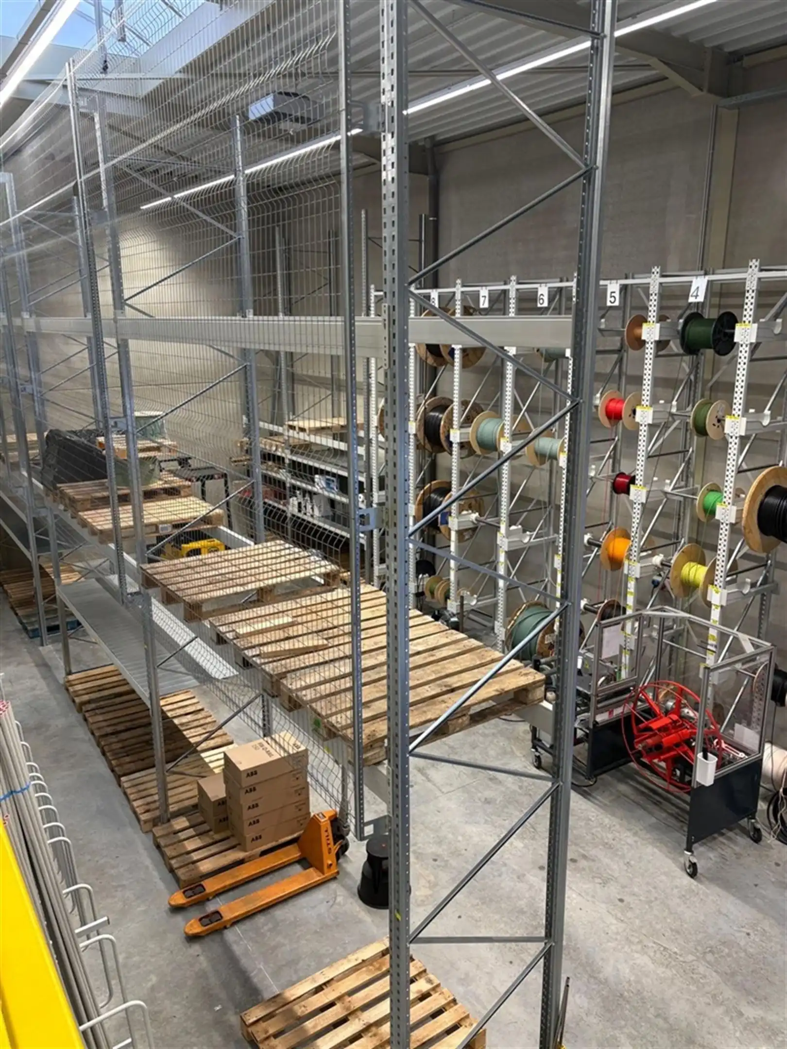 Te Huur KMO unit op bedrijvenpark Steenoven te Malle foto 3