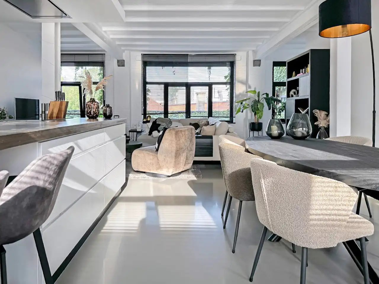 Karaktervolle Loft in historische pianofabriek! foto {{pictureIndex}}