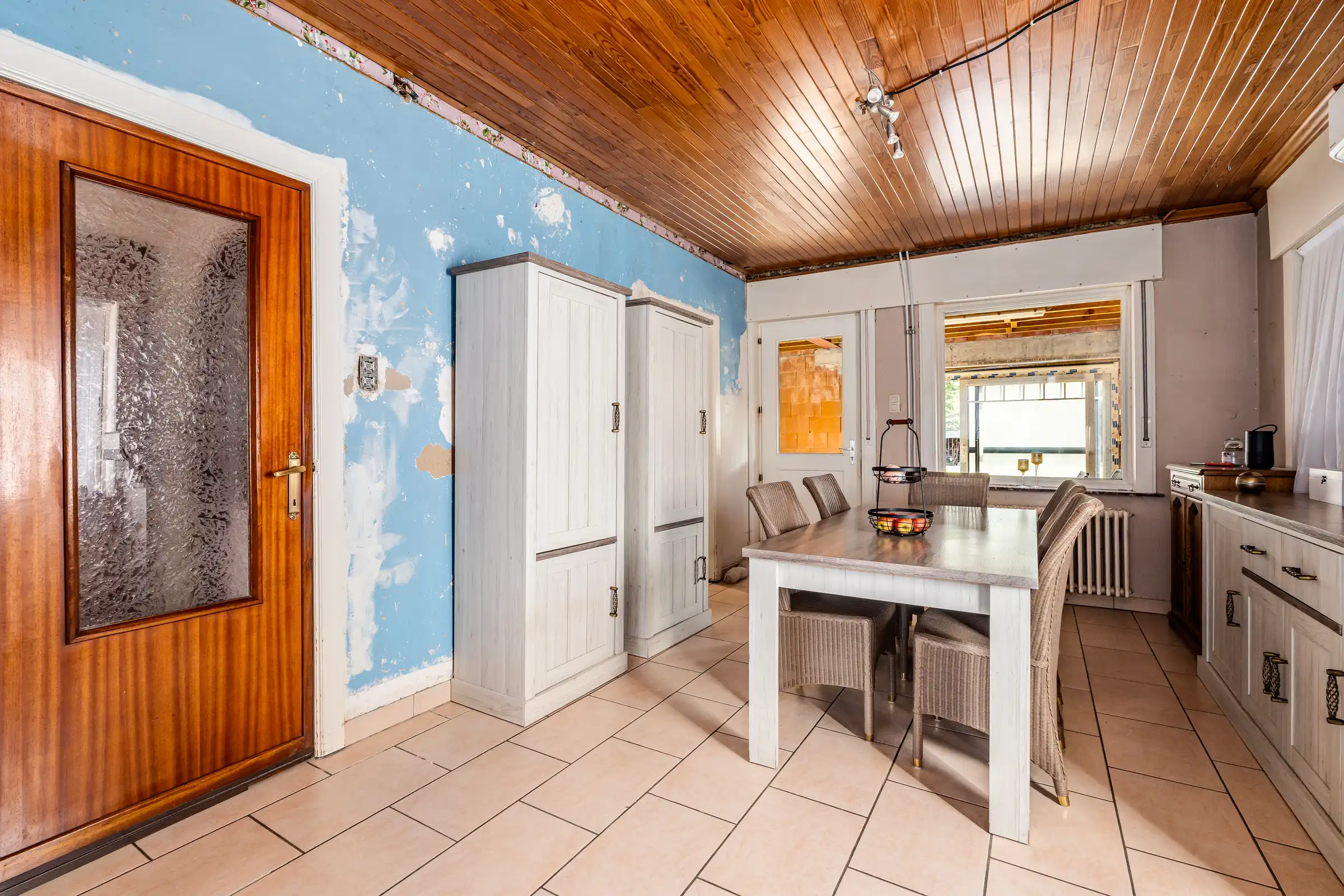 Vrijstaande woning met vernieuwd dak en veel potentieel foto 8