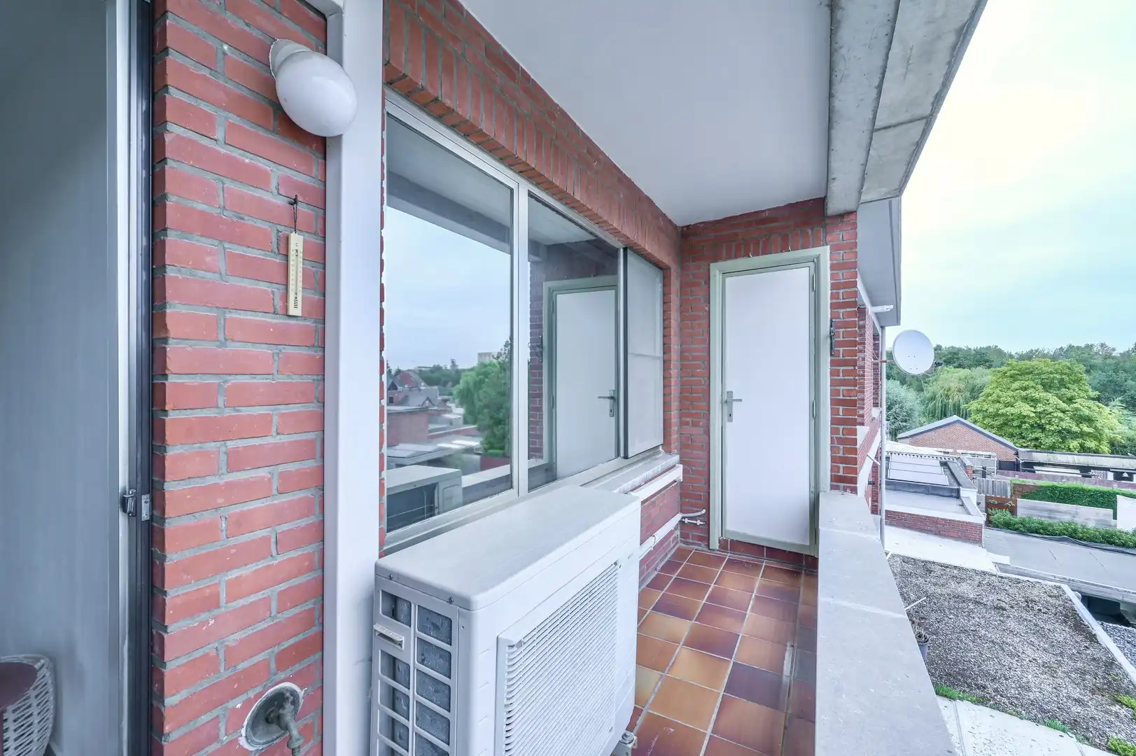 Ruim 3-slaapkamerappartement met garage in het centrum van Ruisbroek foto 20