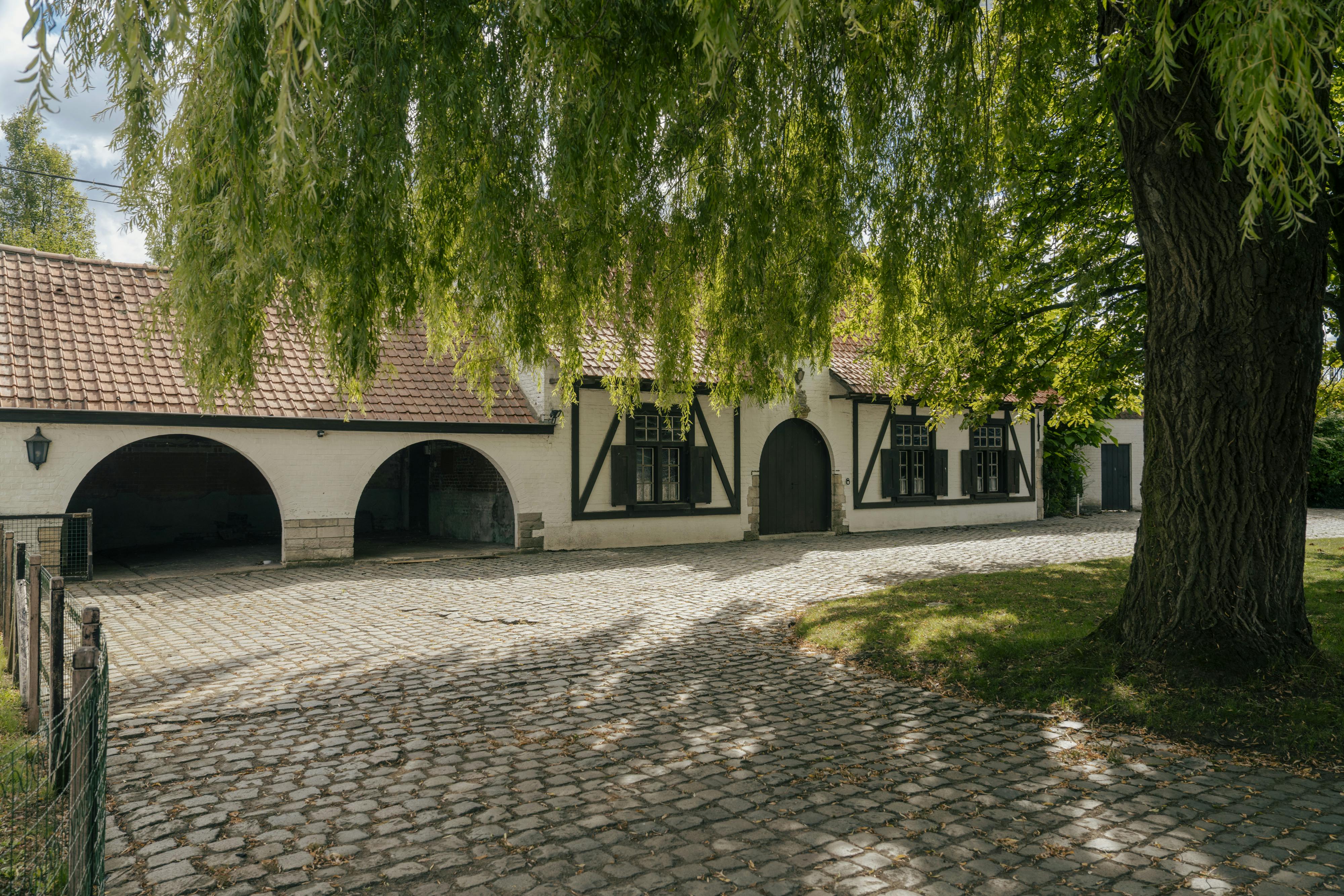 Unieke villa met vijver te koop aan de rand van Roeselare foto 36