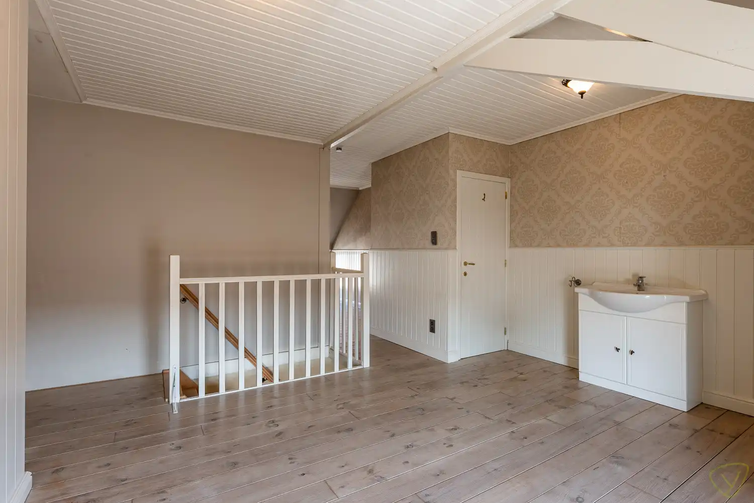 Gezellige instapklare woning met zonnig koertje in Eeklo! foto 17