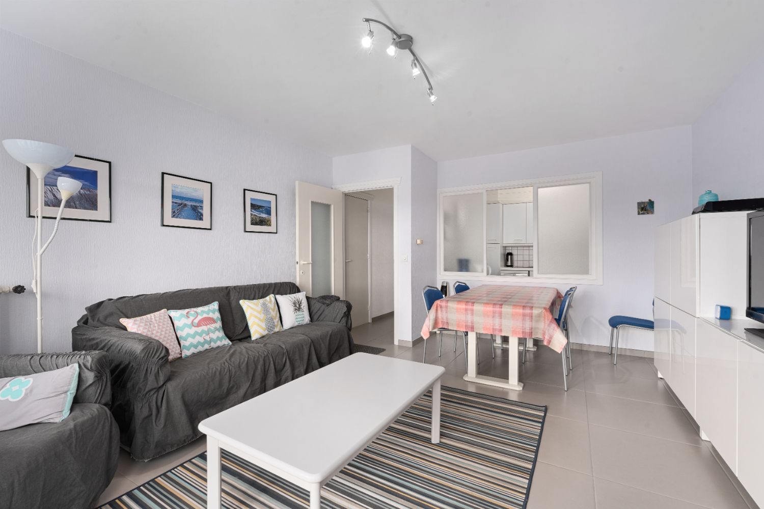 Twee slaapkamer appartement met een uitstekende ligging vlakbij het centrum en strand. foto 4