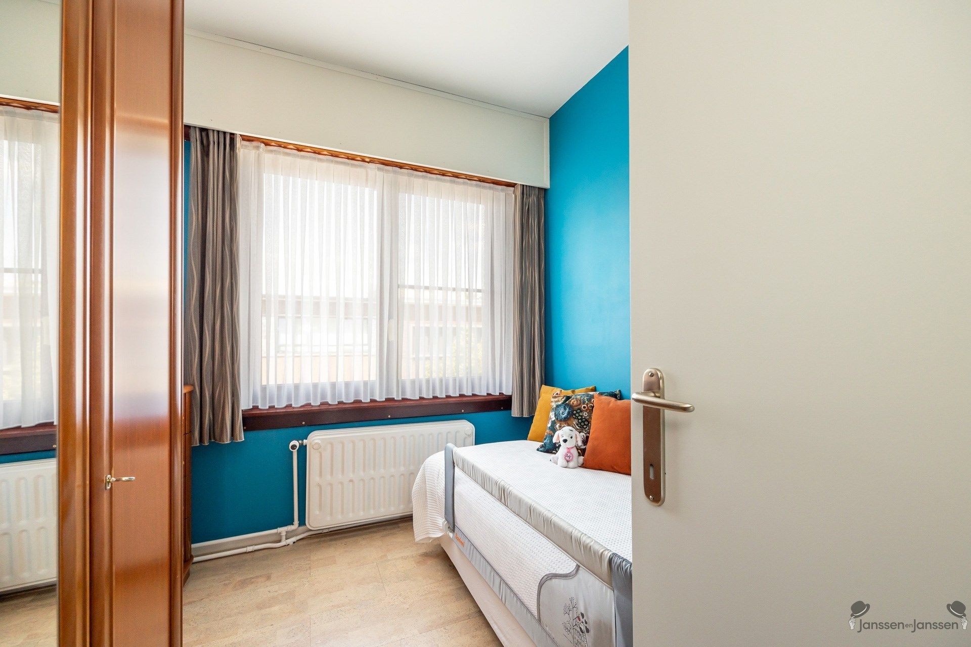 Instapklare energiezuinige woning met drie slaapkamers in hartje Merksem. foto 24