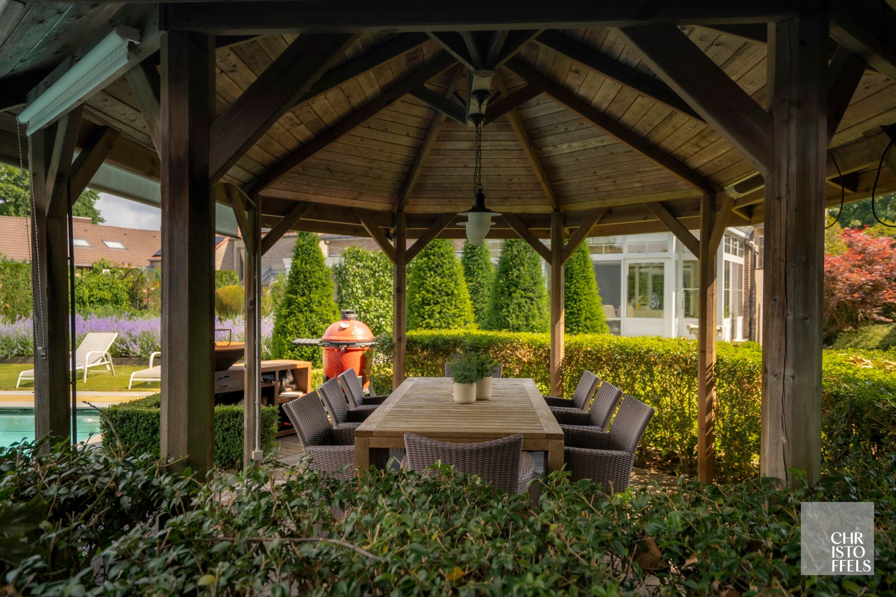 Karakteristieke villa met praktijkruimte en buitenzwembad op zuidgericht perceel van 1.565 m² foto 19