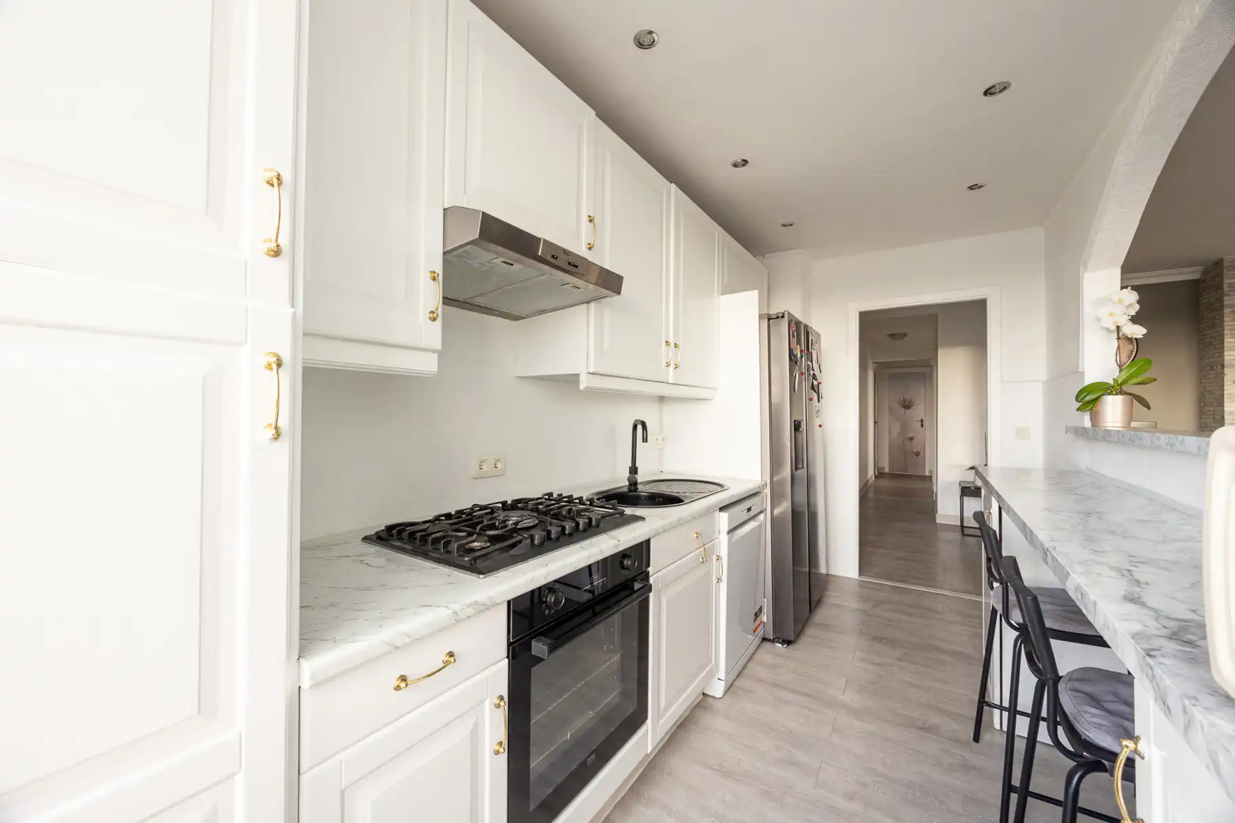 Instapklaar appartement met 3 slaapkamers vlakbij Rivierenhof! foto 5