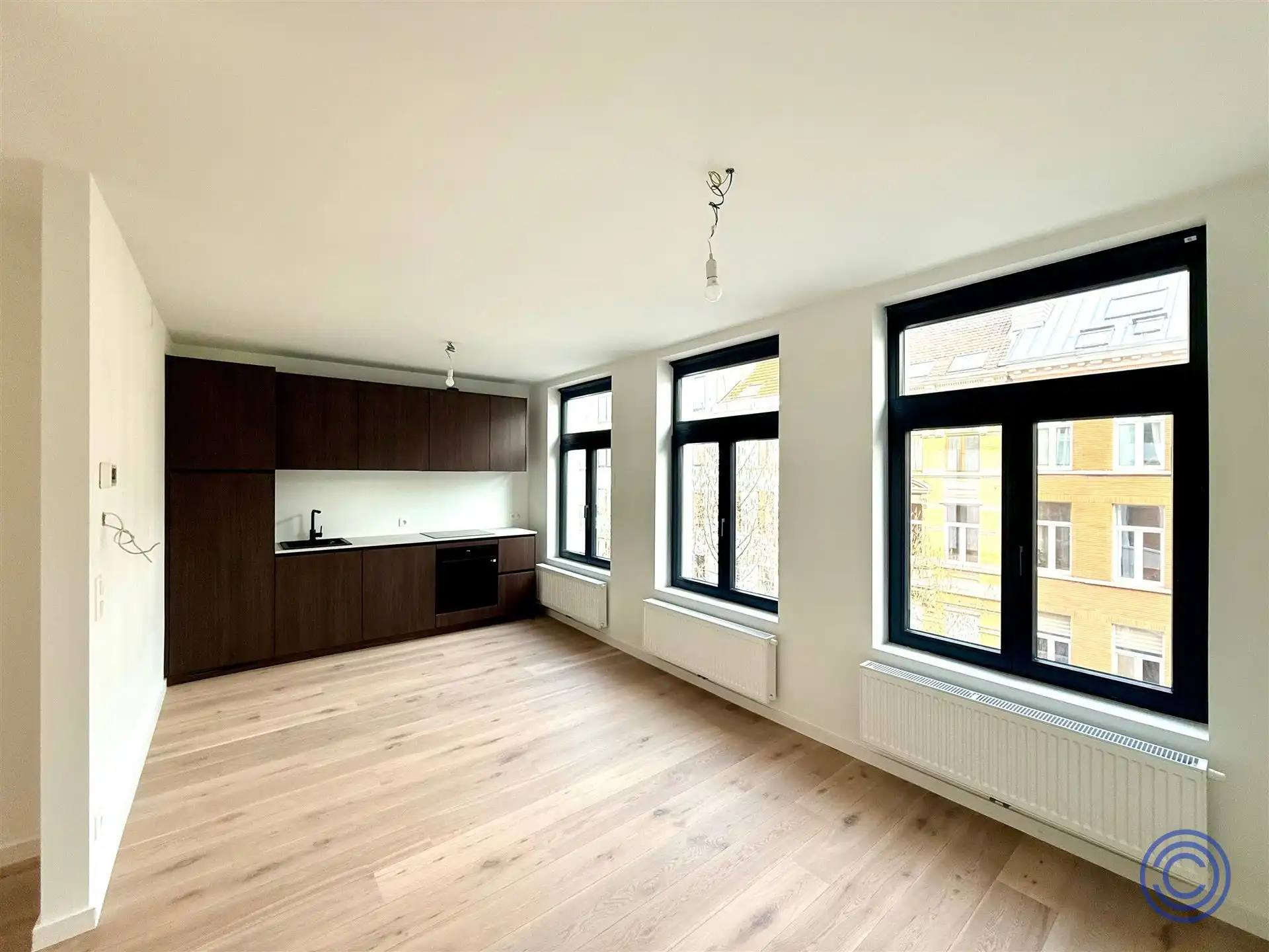 Prestigieus opbrengstgebouw aan Marnixplaats met potentieel rendement van 5%! foto 8