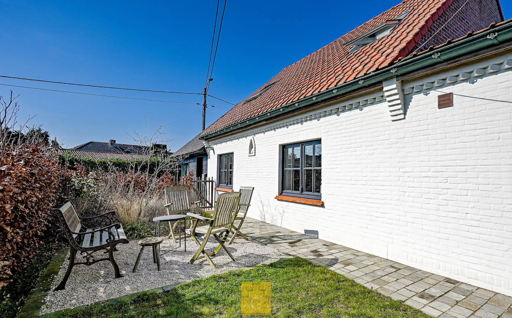 knap gerenoveerde gezinswoning, landelijke stijl met eigentijdse toets, met zonnige tuin en parking foto 5