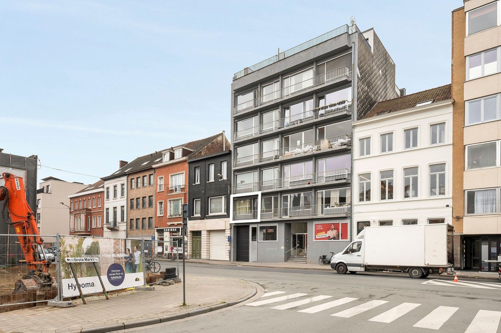 Energiezuinig en gezellig verhuurd appartement met 2 slaapkamers en balkon achteraan nabij het station van Kortrijk foto 13