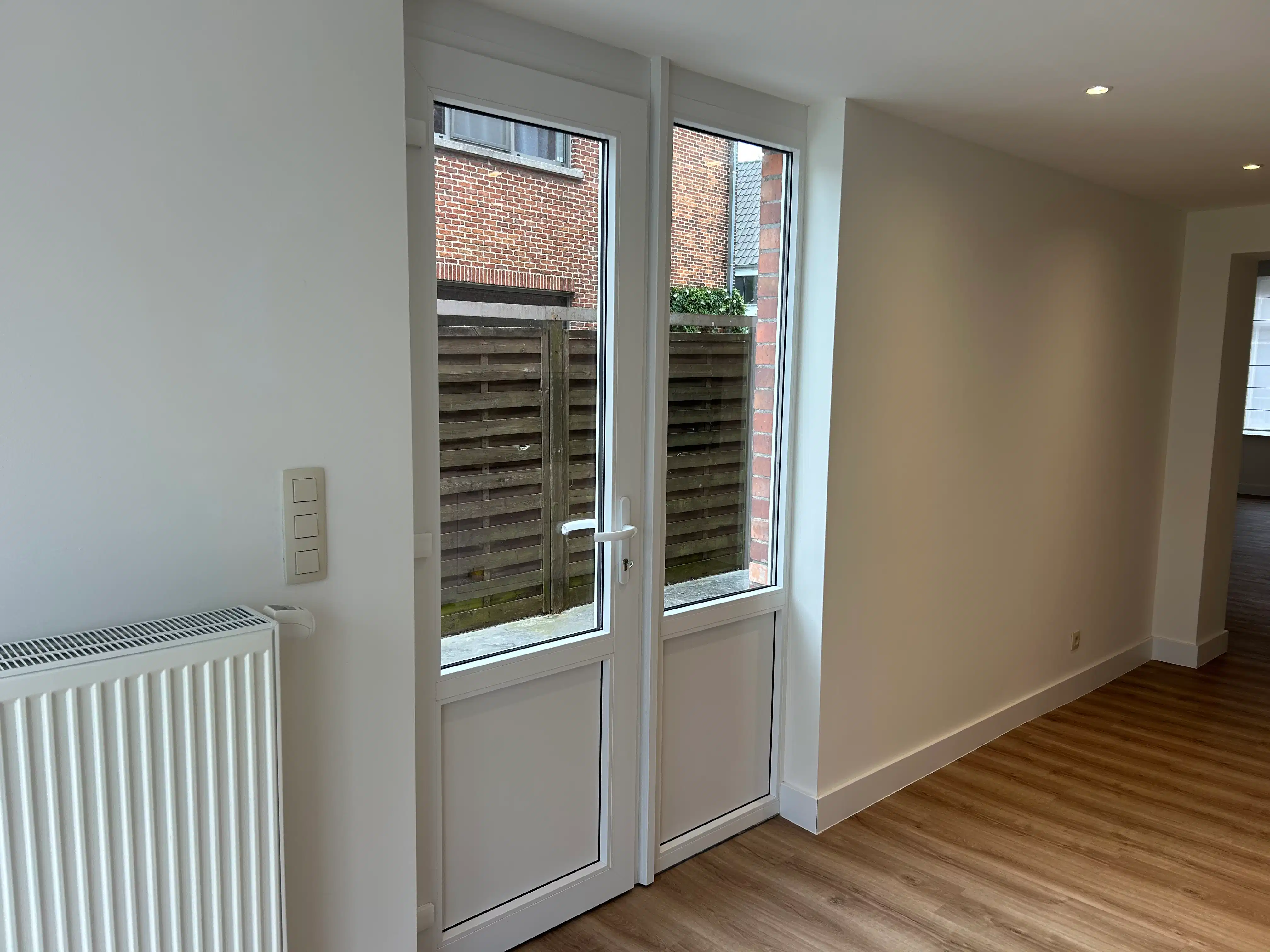 Volledig vernieuwde woning met 3 slaapkamers en tuintje. foto 9