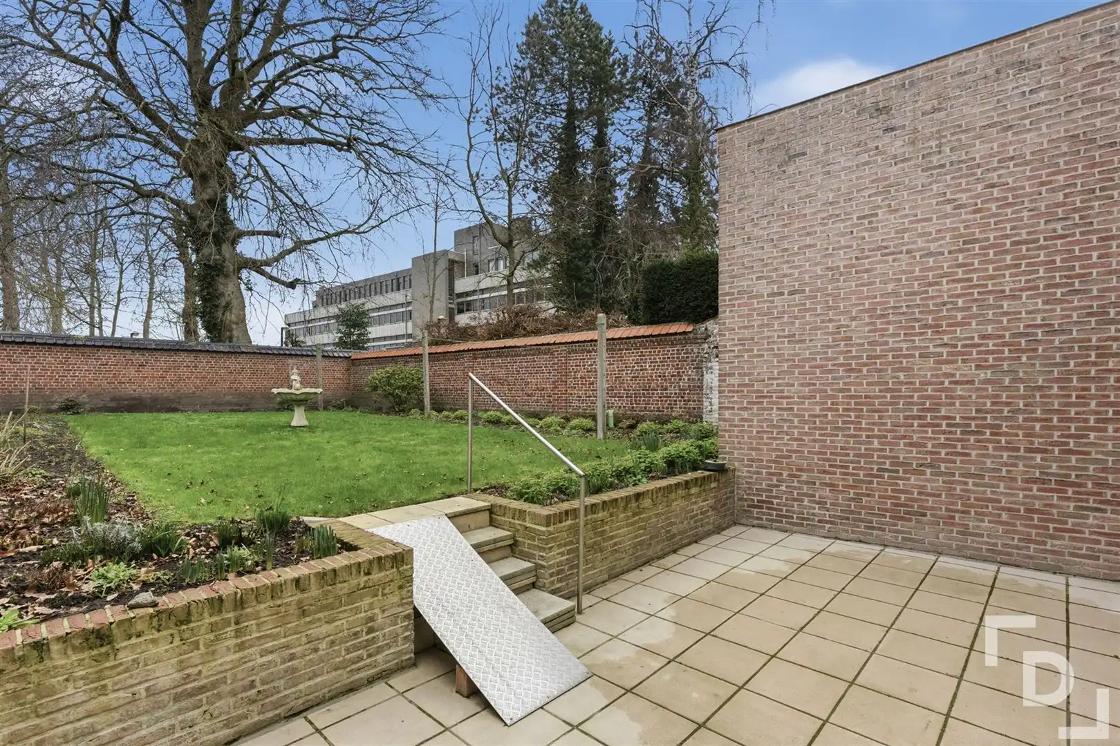 Appartement met 2 slaapkamers en garage te koop in centrum Poperinge. foto 21