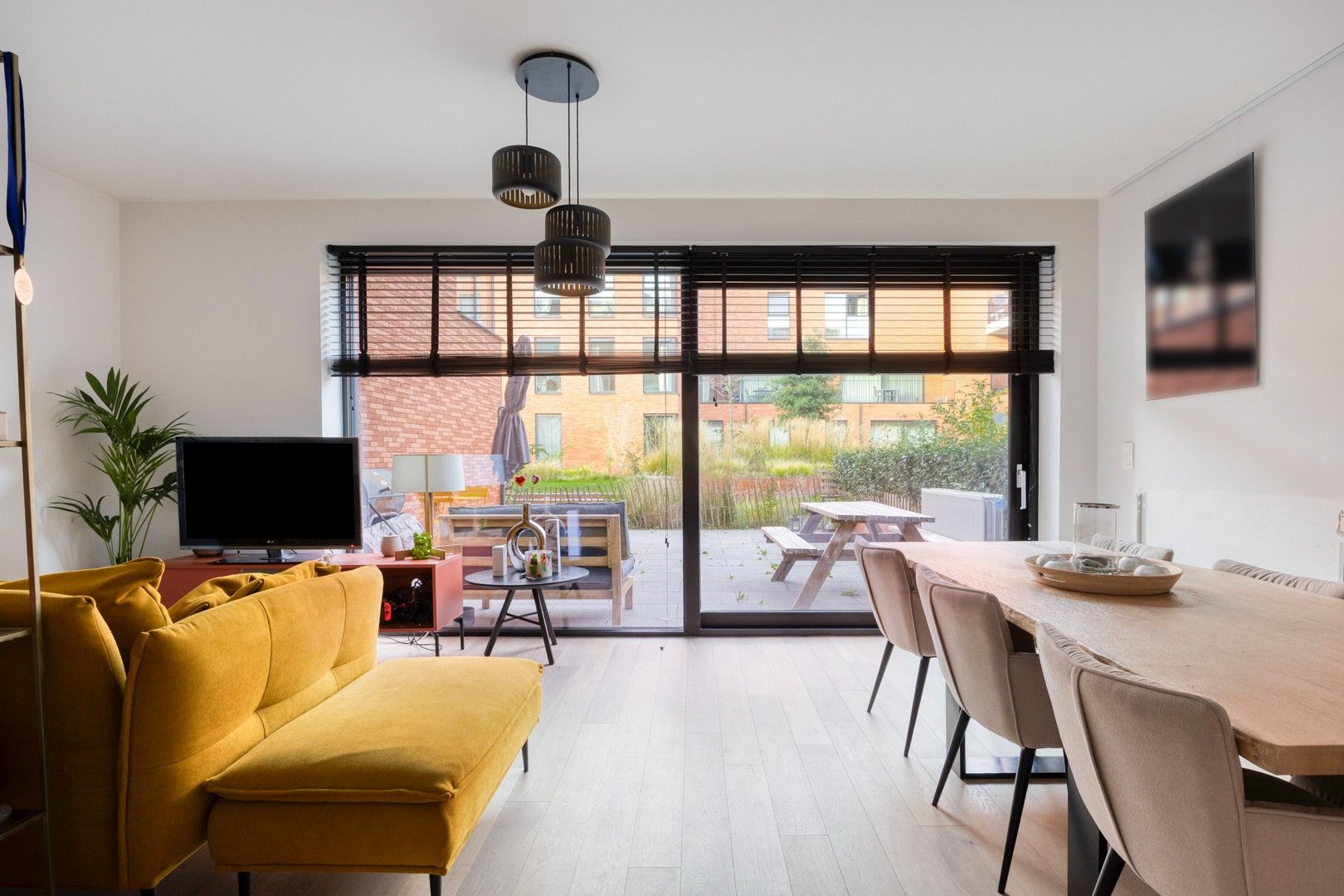 RECENTE, INSTAPKLARE DUPLEXWONING (2022) MET 3 SLPKS - 3 BADK - RUIM TERRAS - GEM. TUIN foto 5