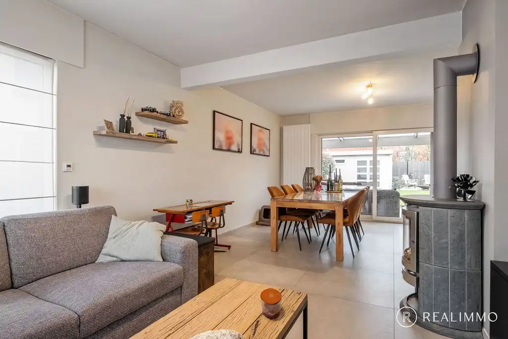 Verzorgde halfopen bebouwing op 364 m² in rustige verkaveling te Avelgem foto 3