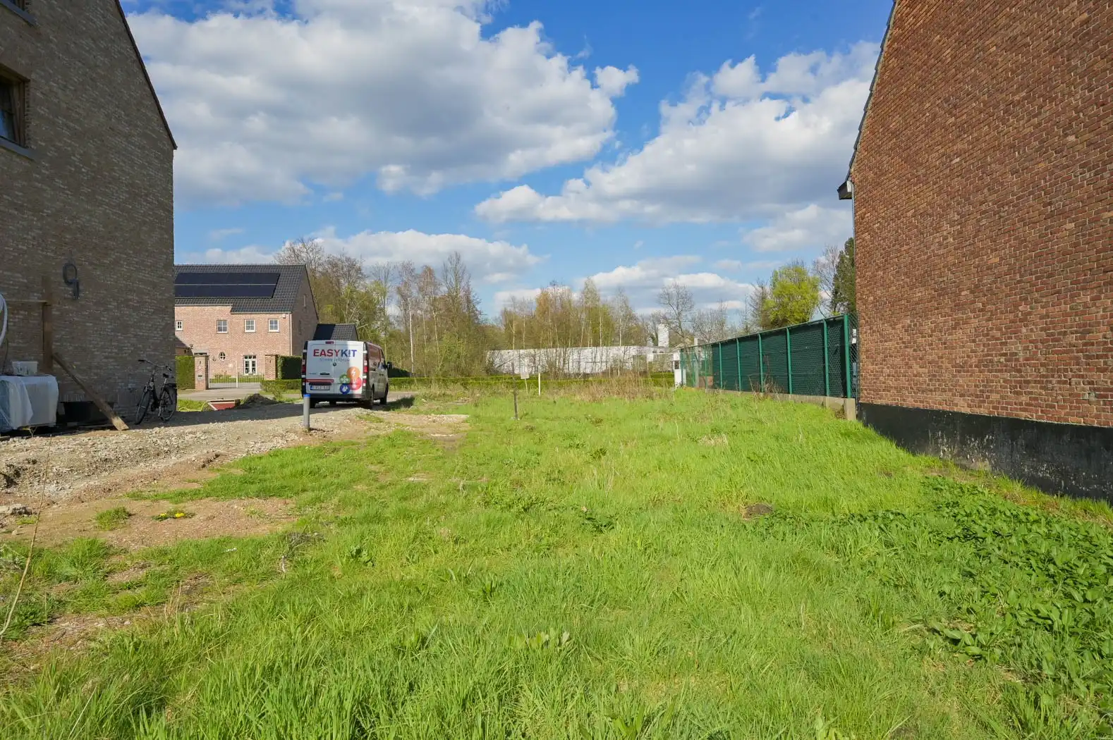 Ruim perceel van 10a08ca voor halfopen bebouwing in Zonhoven foto 5