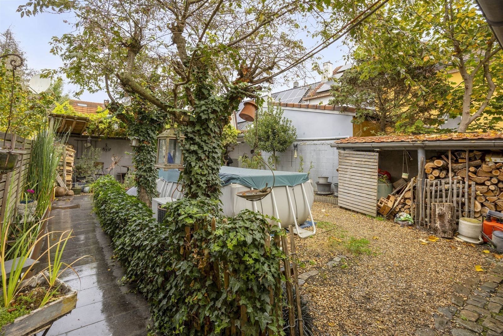 Charmante verborgen parel met tuin en garages foto 21