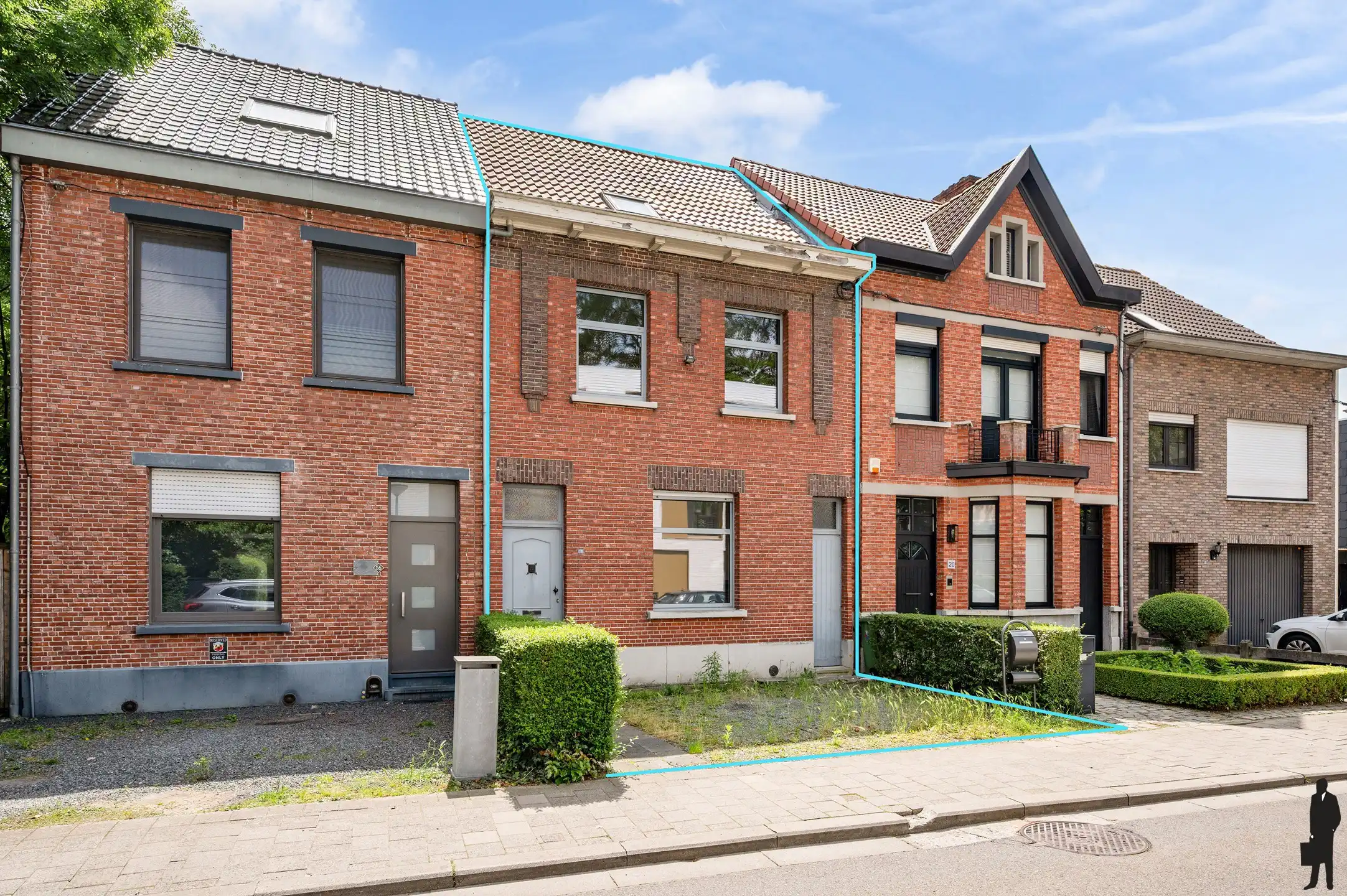 Hoofdfoto van de publicatie: Te renoveren woning, met 4 SLK, met tuin en zijingang!