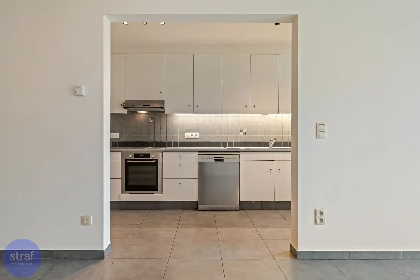 Instapklaar appartement met tuin te huur in Zwijndrecht – onmiddellijk beschikbaar foto 3