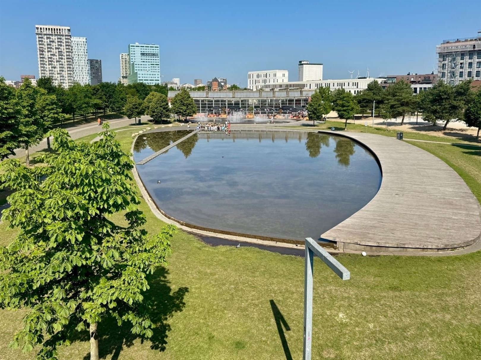Stadswoning met tuin en 2 slaapkamers nabij Park Spoor Noord foto 21