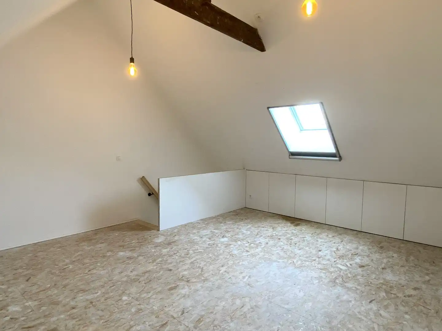 RIJWONING MET 3 SLAAPKAMERS EN TUIN NABIJ HET CENTRUM foto 12