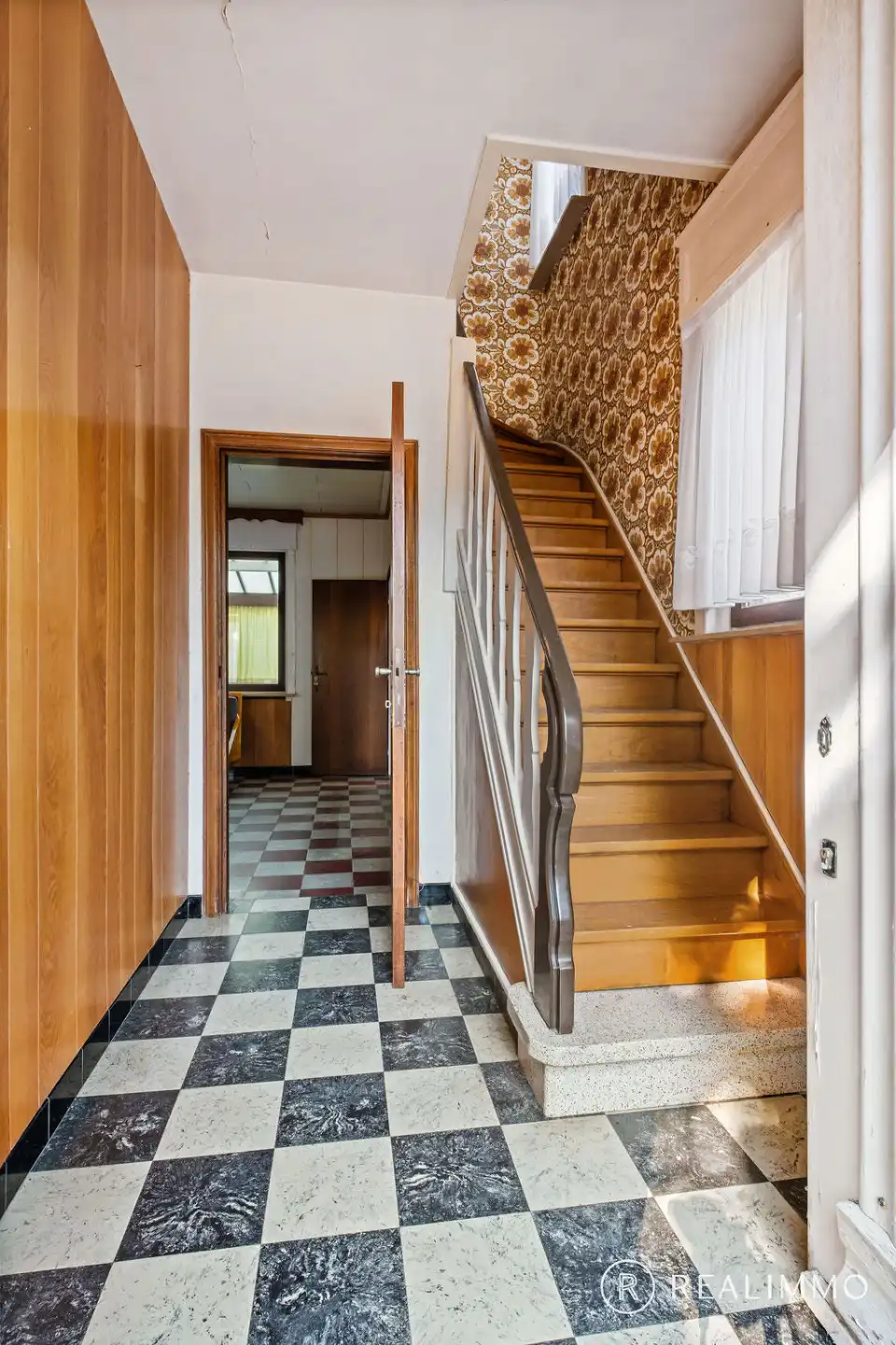 Charmante, halfopen gezinswoning op 695 m² te Moen! foto 2