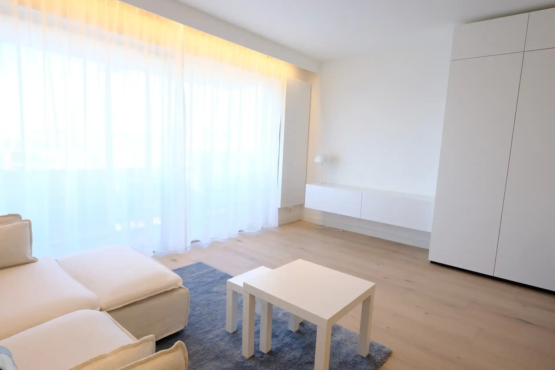 Gerenoveerde gemeubelde studio in centrum Hasselt met autostaanplaats foto 8